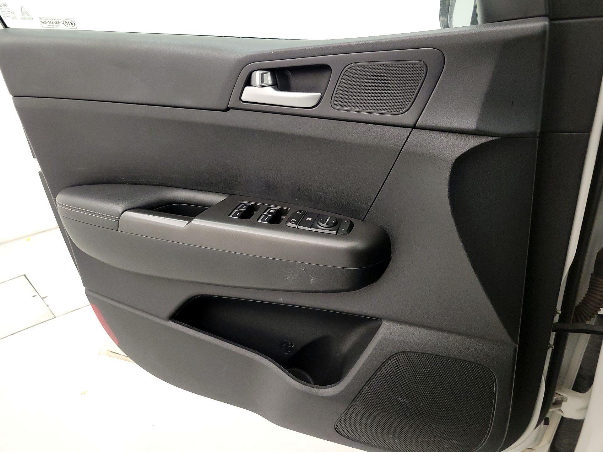 Thumbnail: 2021 Kia Sportage - 12