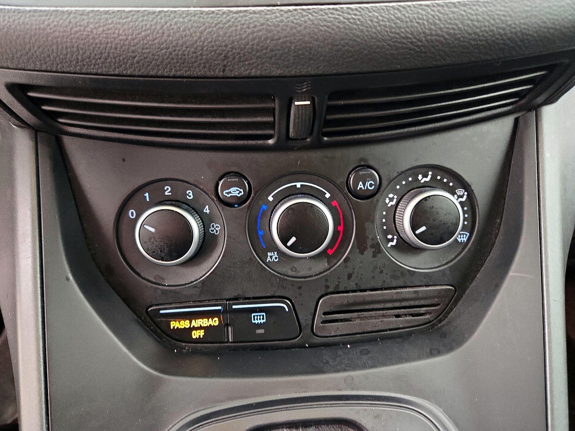 Thumbnail: 2015 Ford Escape - 16