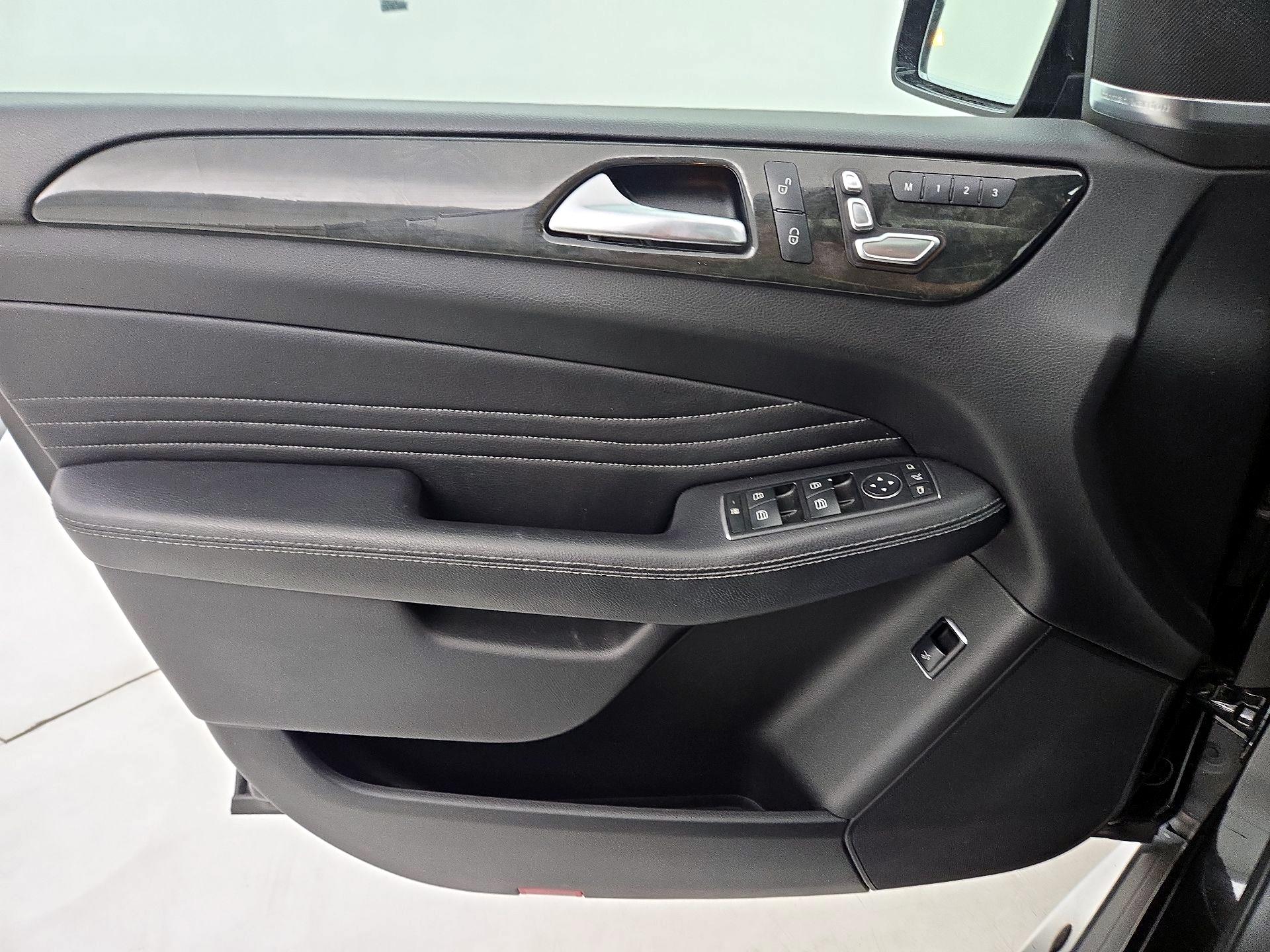 Thumbnail: 2018 Mercedes-Benz GLE - 12