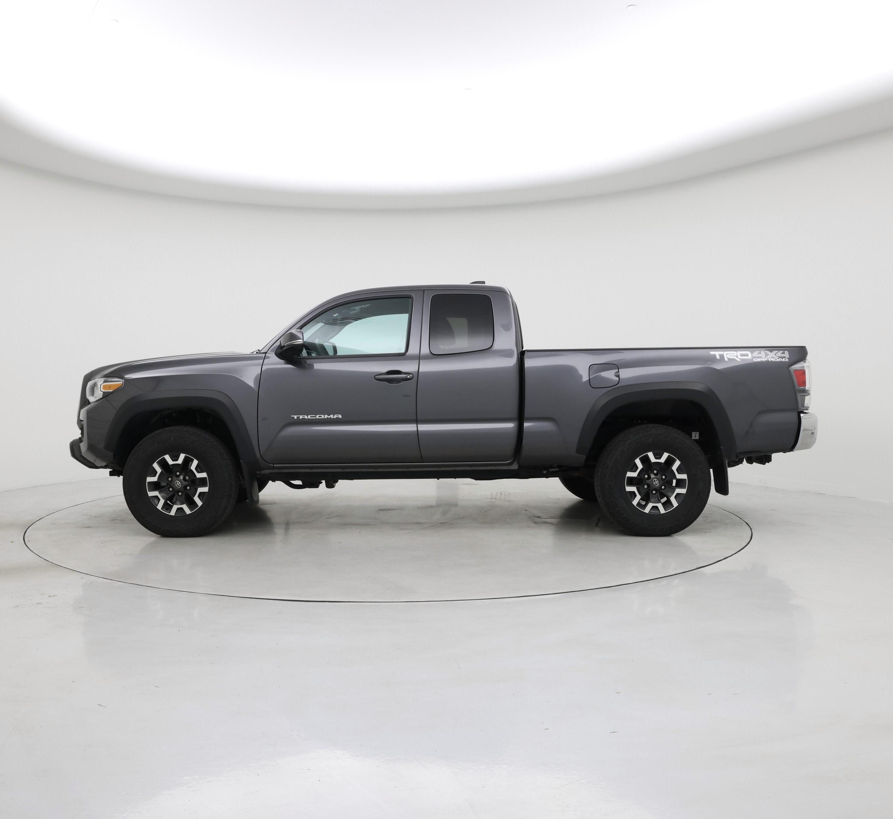 Thumbnail: 2022 Toyota Tacoma - 3