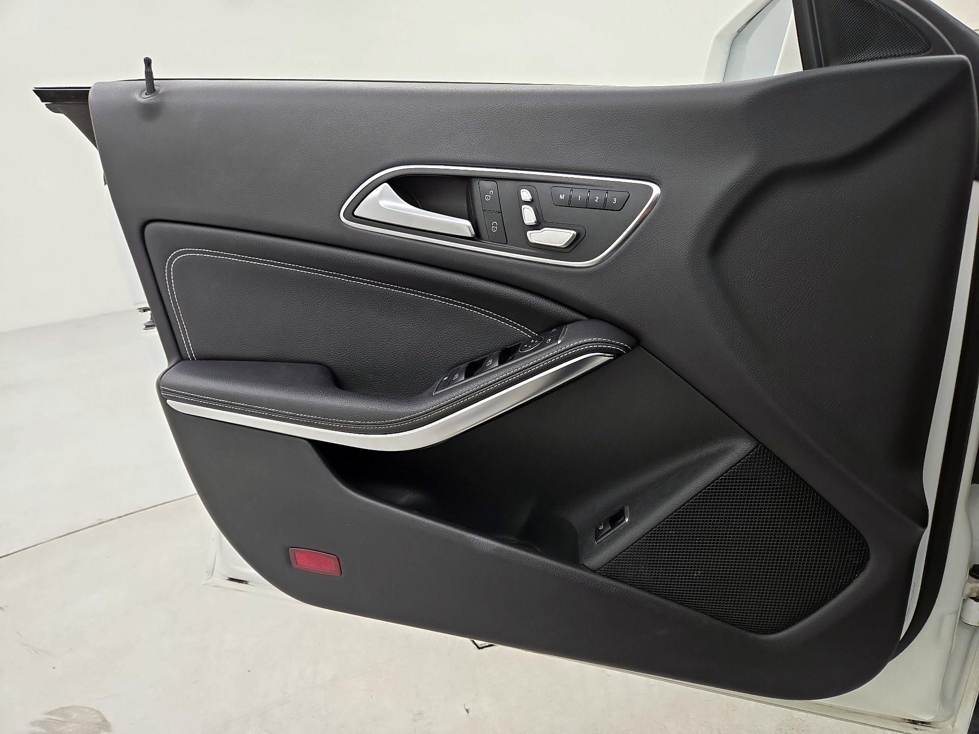 Thumbnail: 2018 Mercedes-Benz CLA - 12