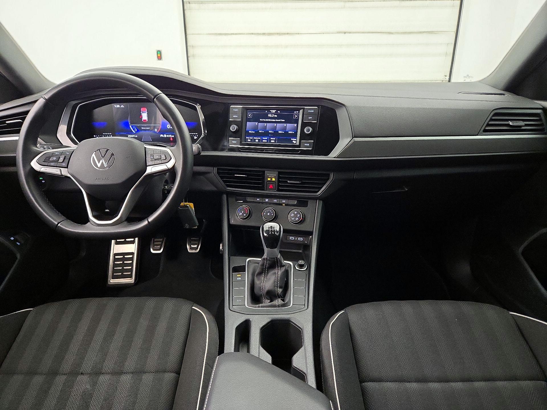 Thumbnail: 2023 Volkswagen Jetta - 9