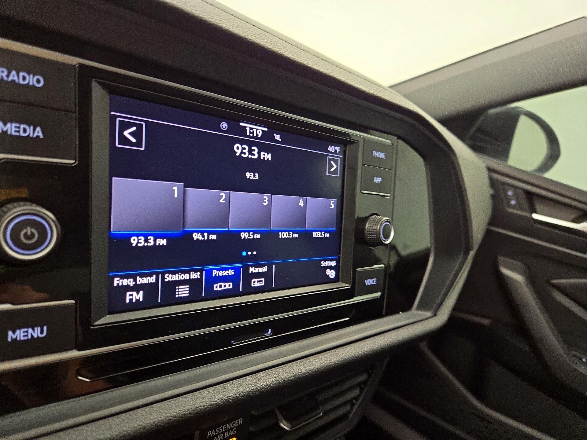 Thumbnail: 2023 Volkswagen Jetta - 15