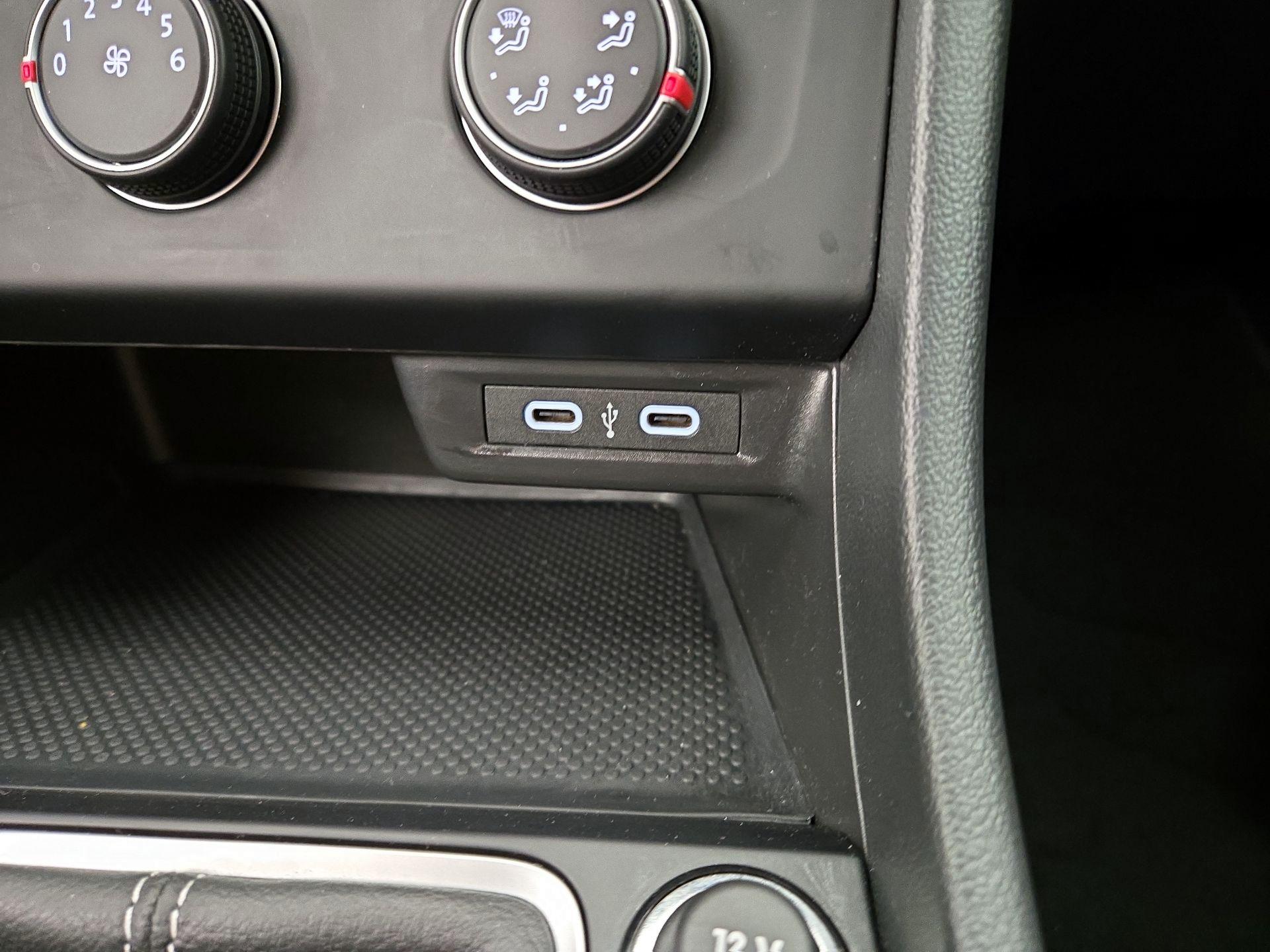 Thumbnail: 2023 Volkswagen Jetta - 18