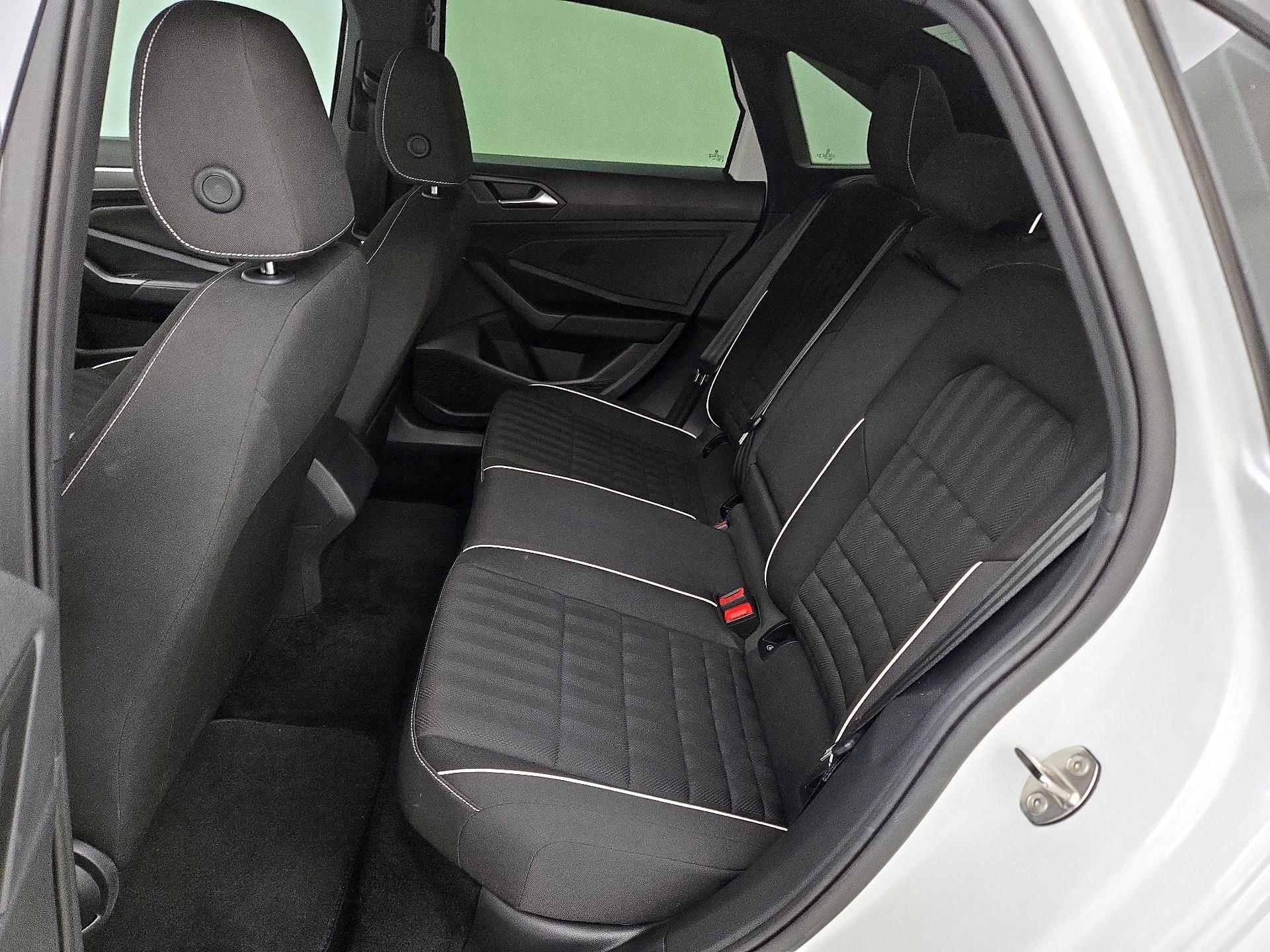 Thumbnail: 2023 Volkswagen Jetta - 19