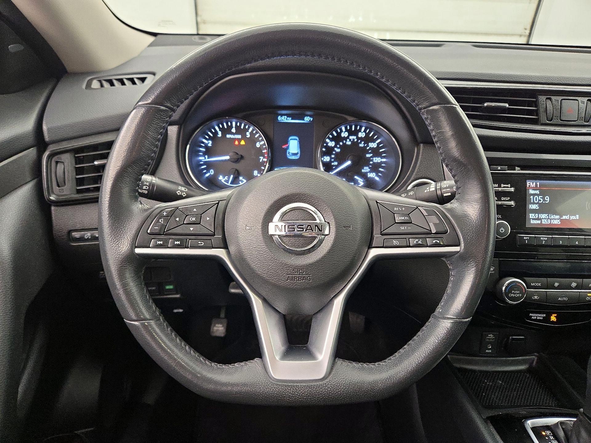 Thumbnail: 2017 Nissan Rogue - 10