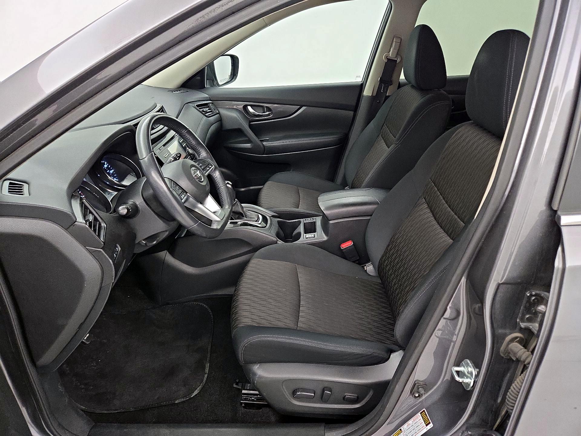 Thumbnail: 2017 Nissan Rogue - 11