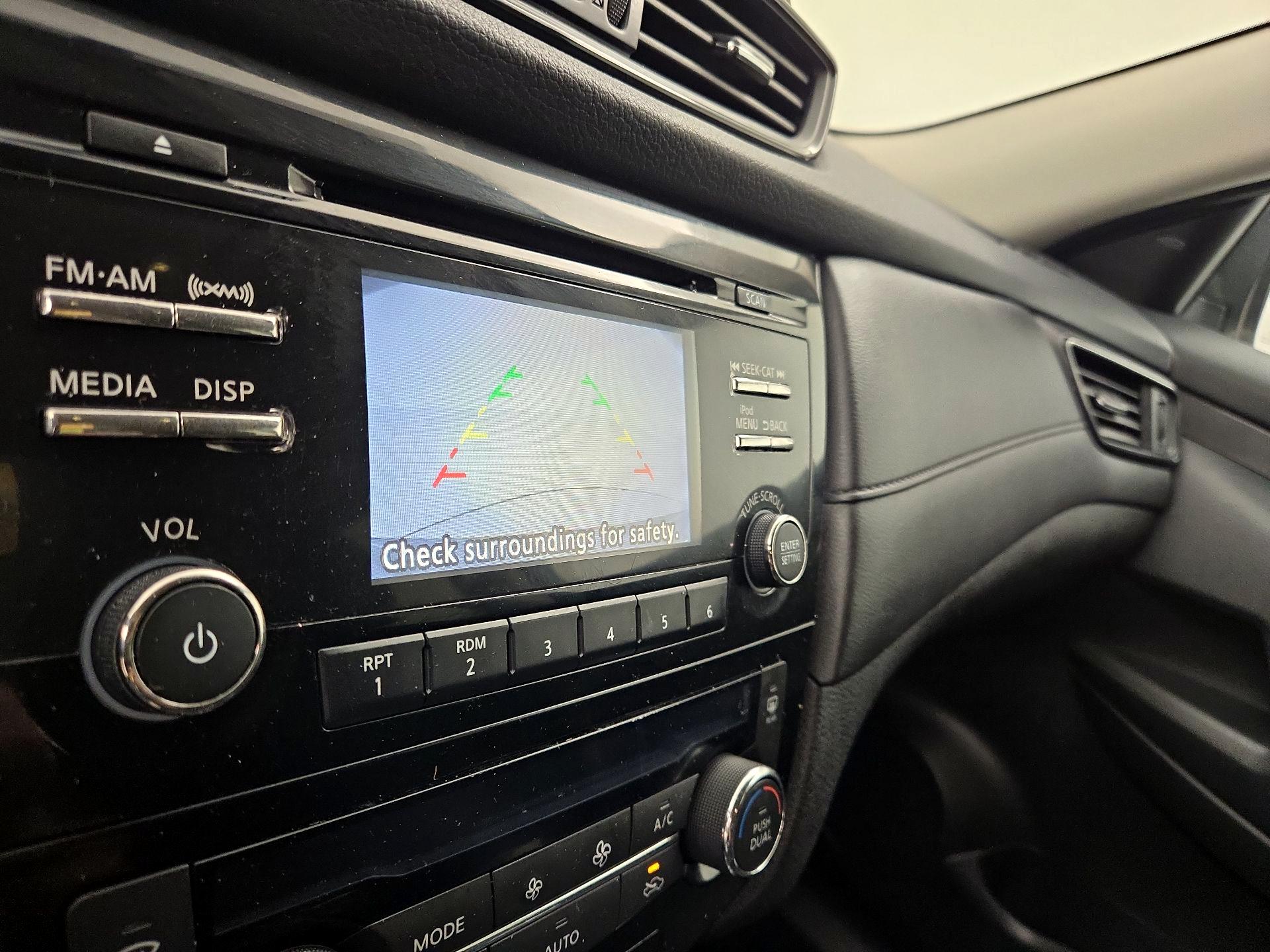 Thumbnail: 2017 Nissan Rogue - 14