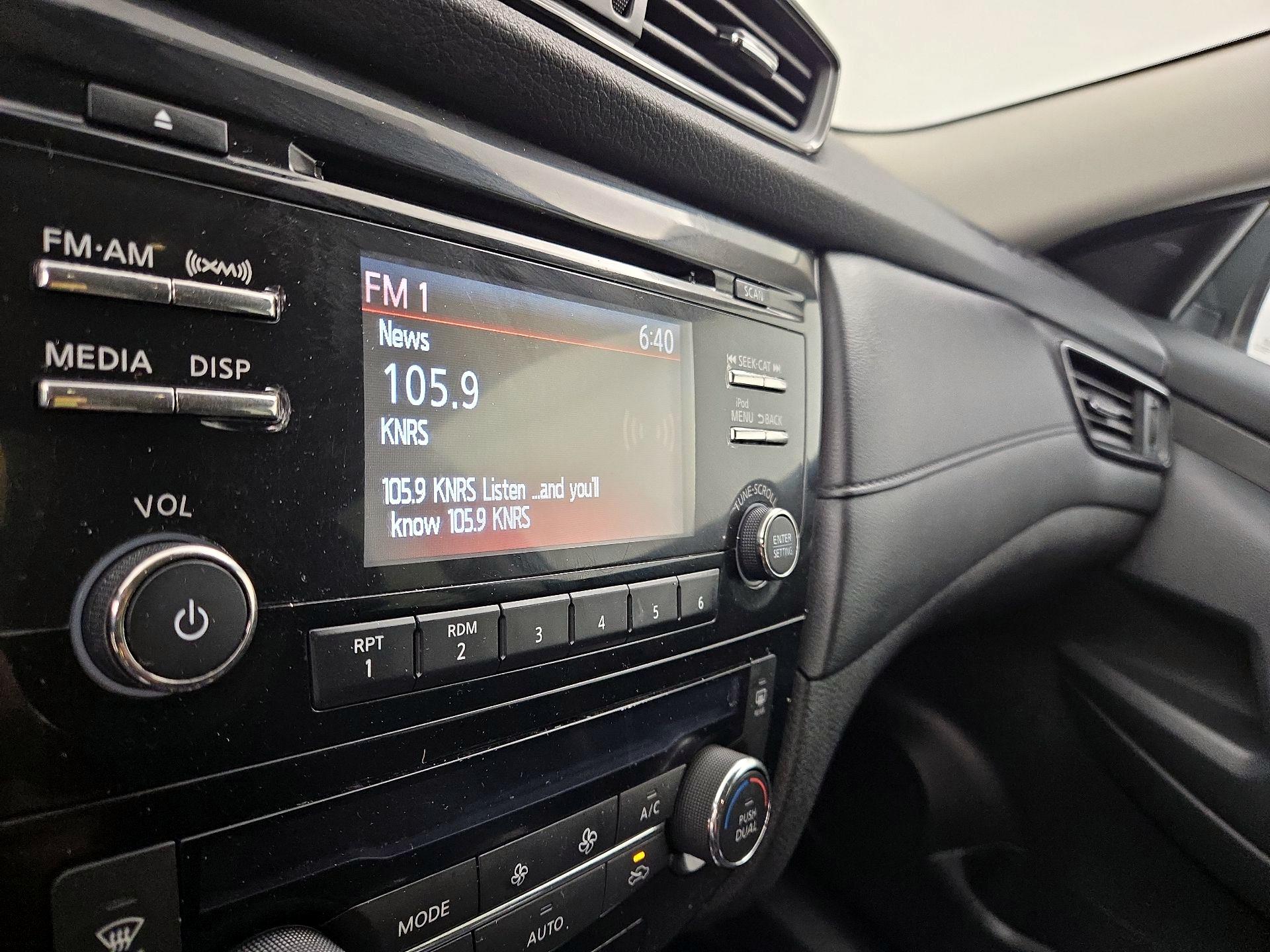 Thumbnail: 2017 Nissan Rogue - 15