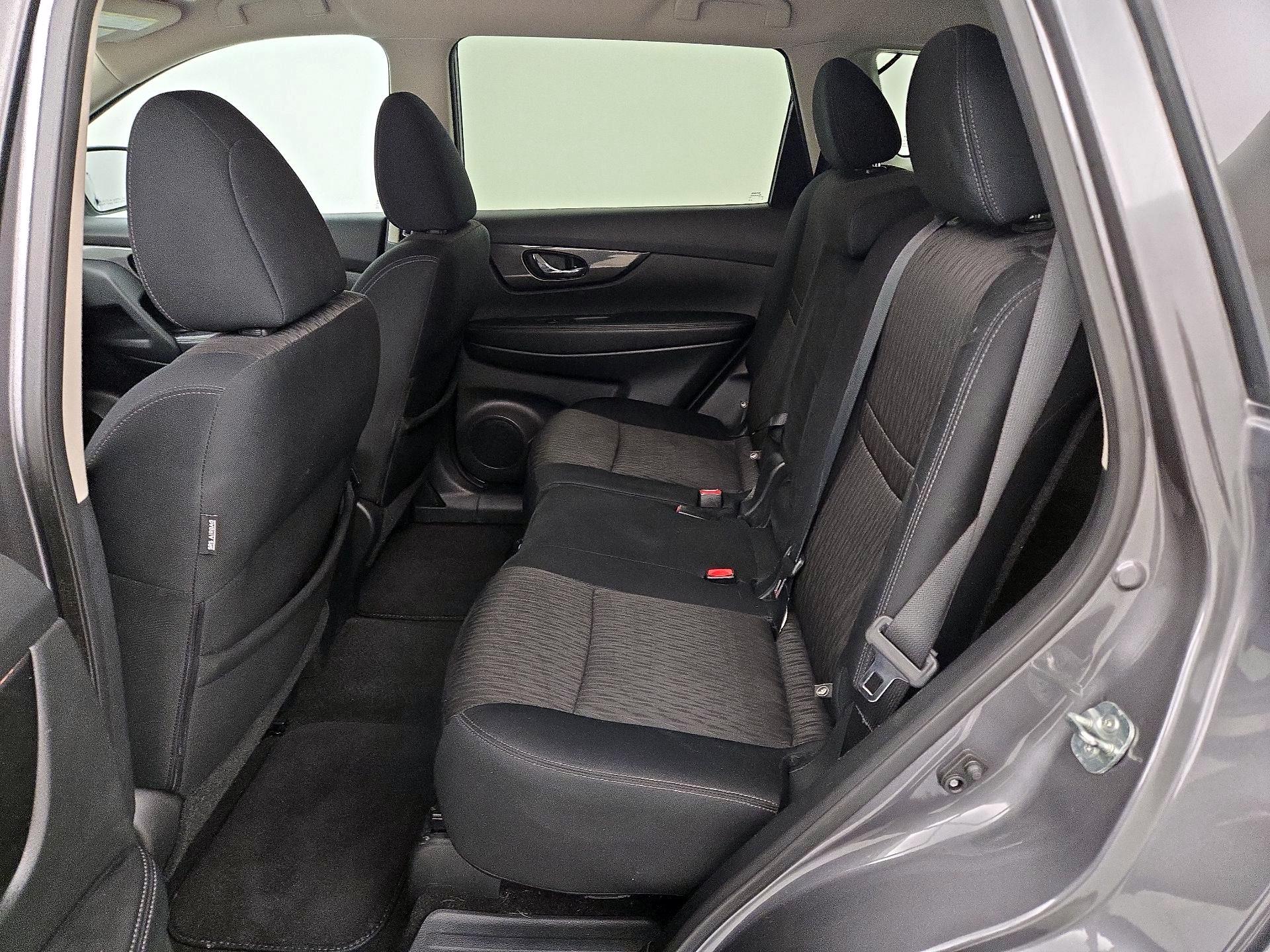 Thumbnail: 2017 Nissan Rogue - 19