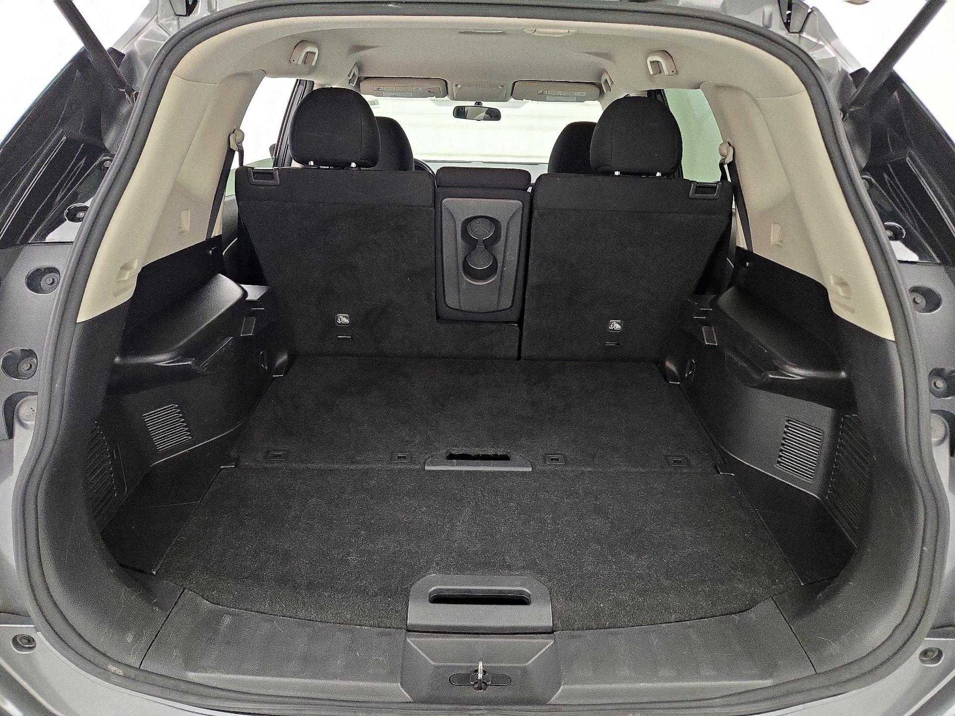 Thumbnail: 2017 Nissan Rogue - 20