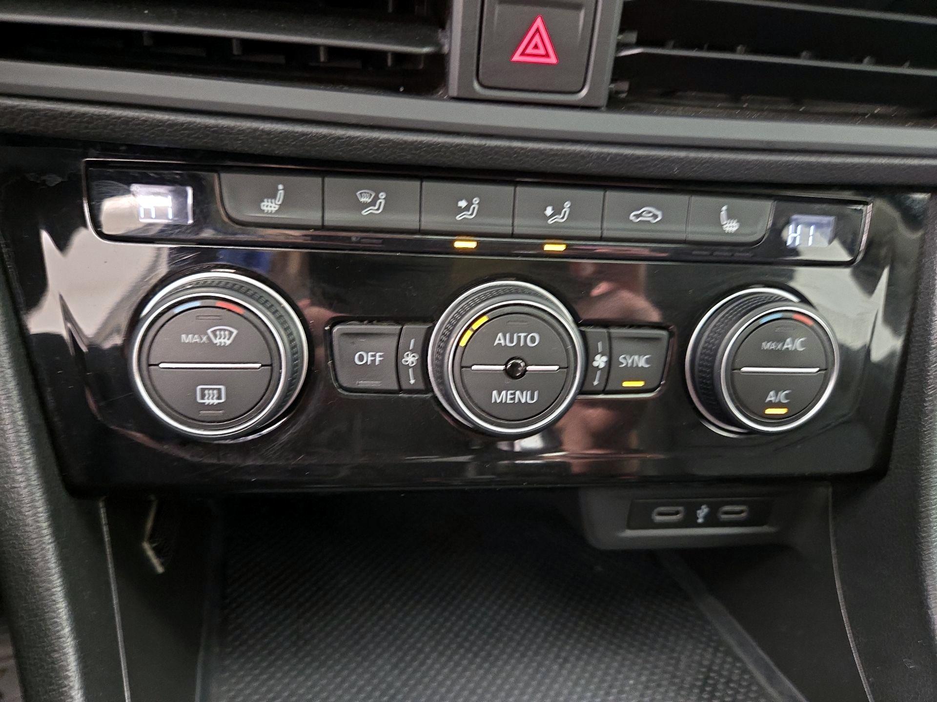 Thumbnail: 2020 Volkswagen Jetta - 16