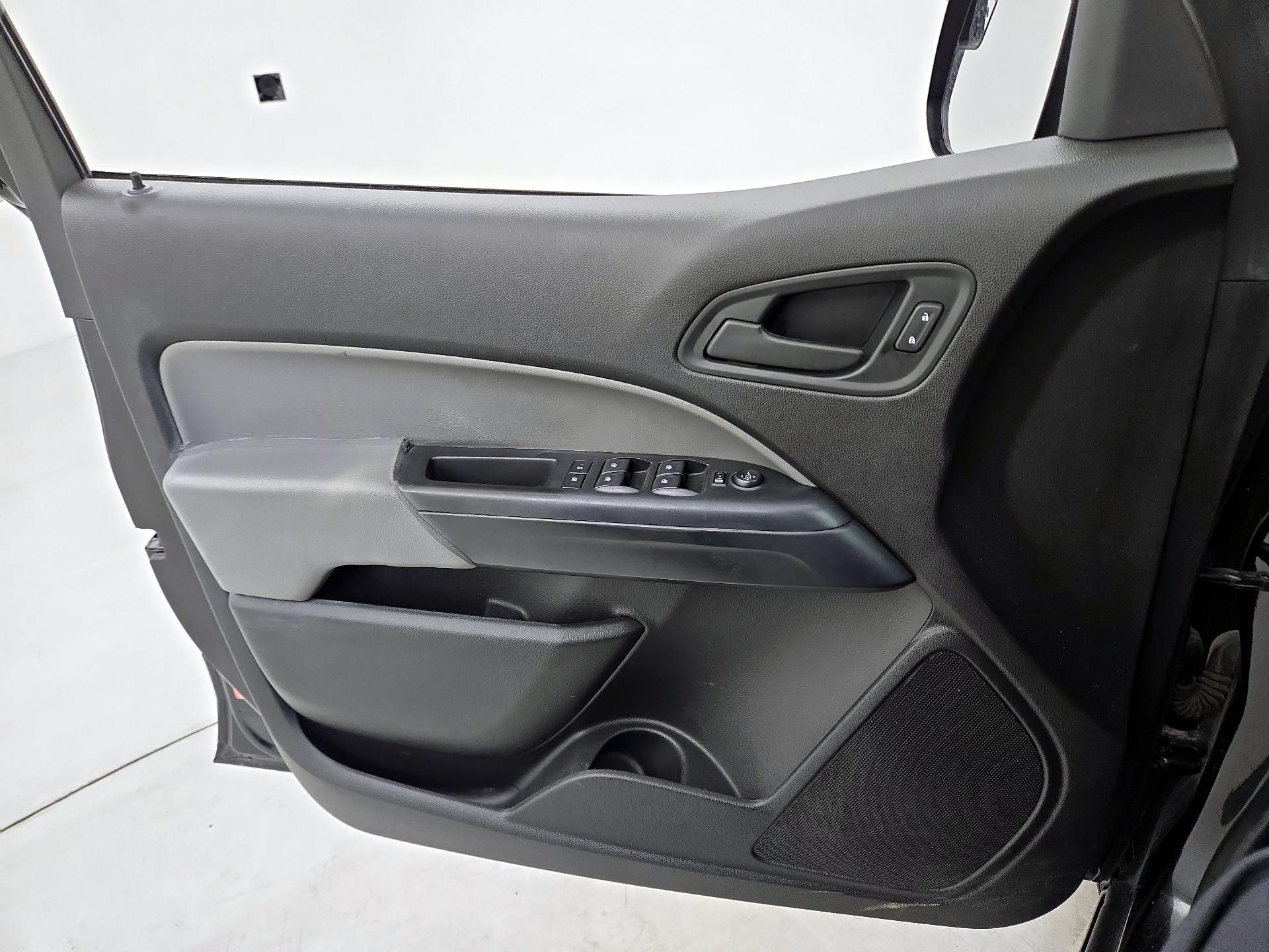 Thumbnail: 2018 Chevrolet Colorado - 12