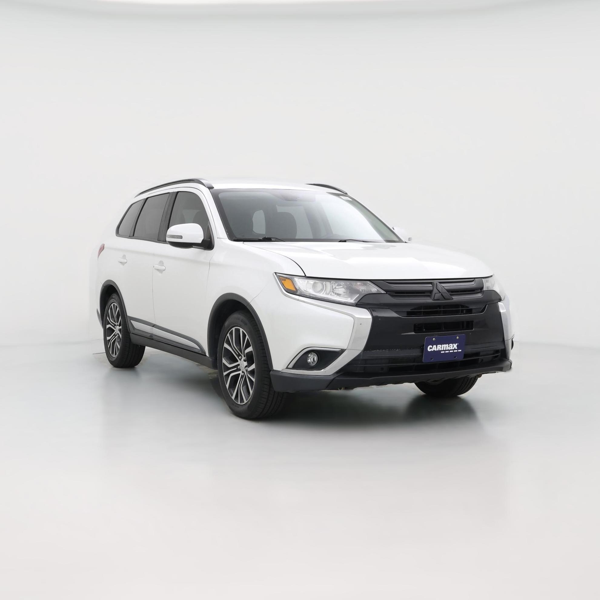 Thumbnail: 2016 Mitsubishi Outlander - 1