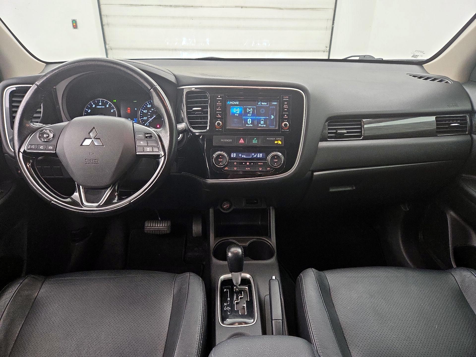 Thumbnail: 2016 Mitsubishi Outlander - 9