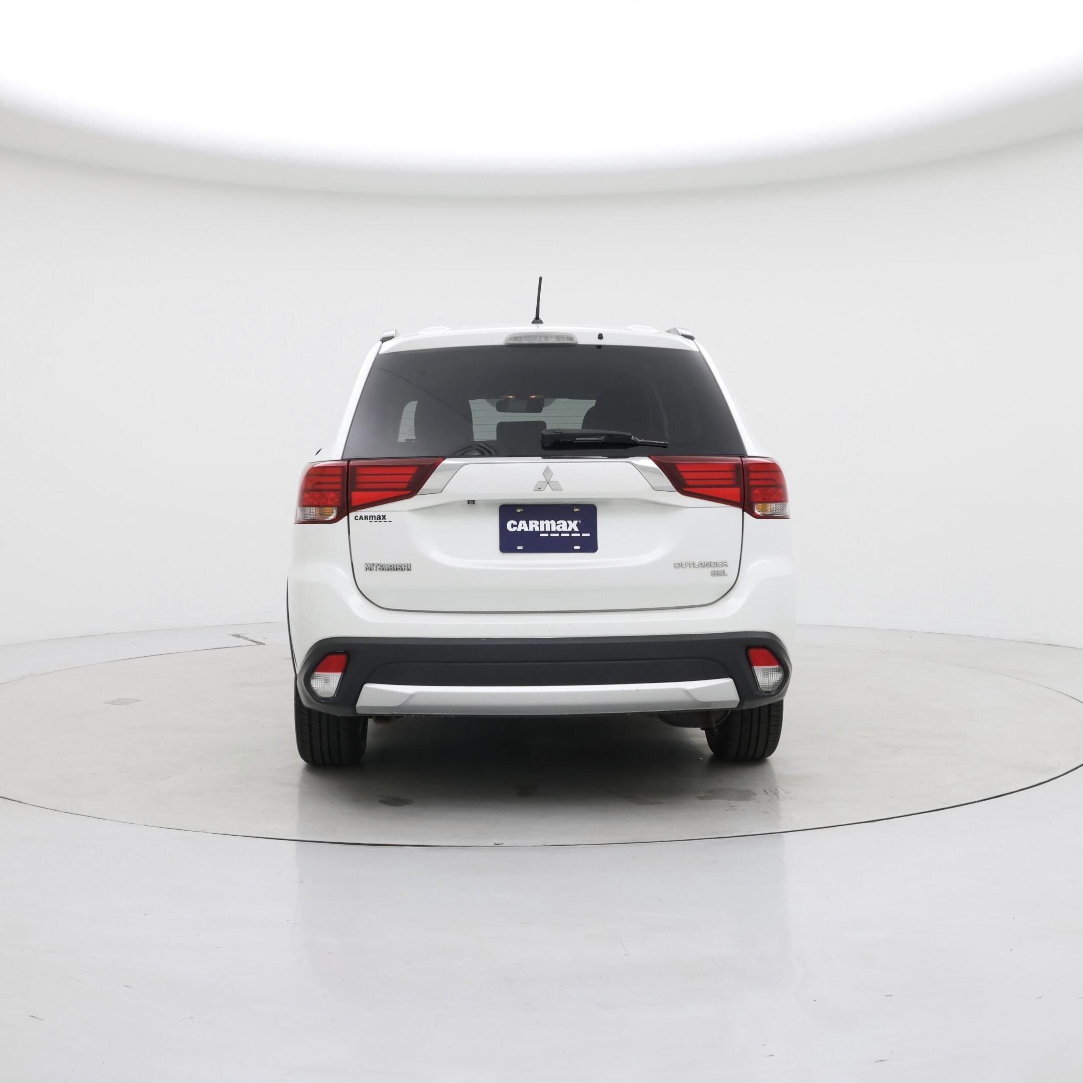 Thumbnail: 2016 Mitsubishi Outlander - 6