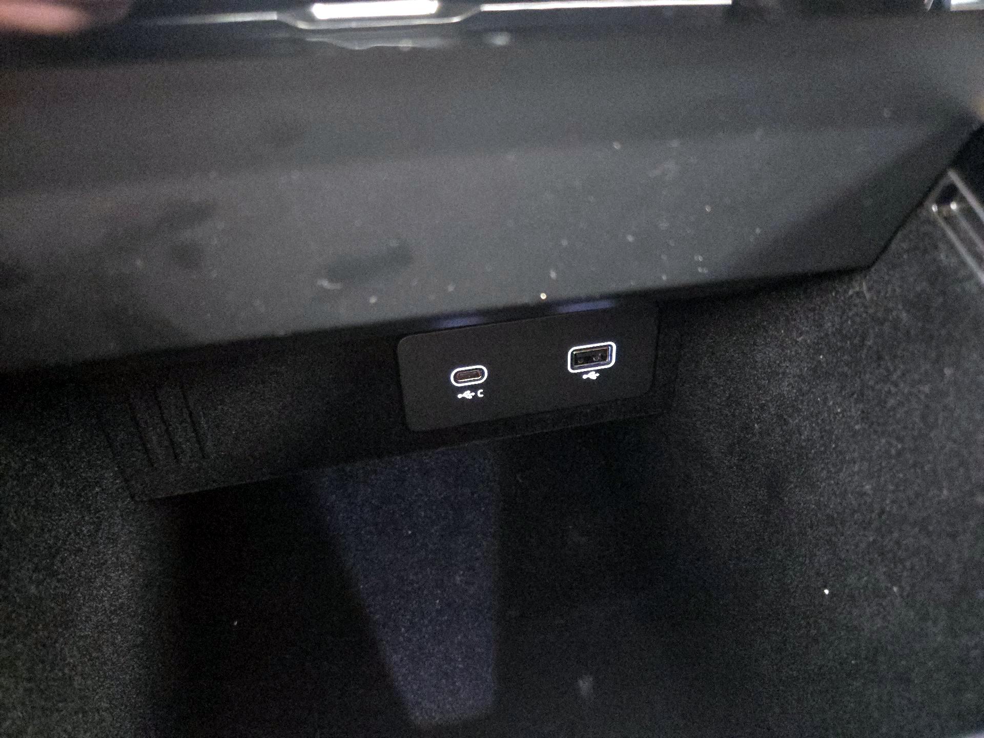 Thumbnail: 2023 Land Rover Range Rover Sport - 19