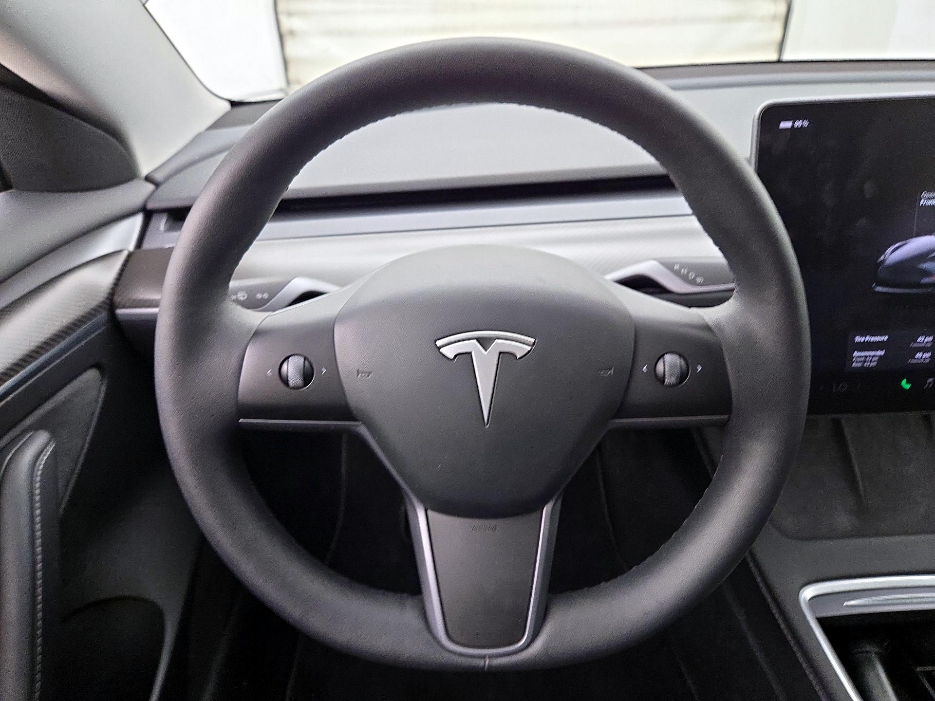 Thumbnail: 2023 Tesla Model 3 - 10