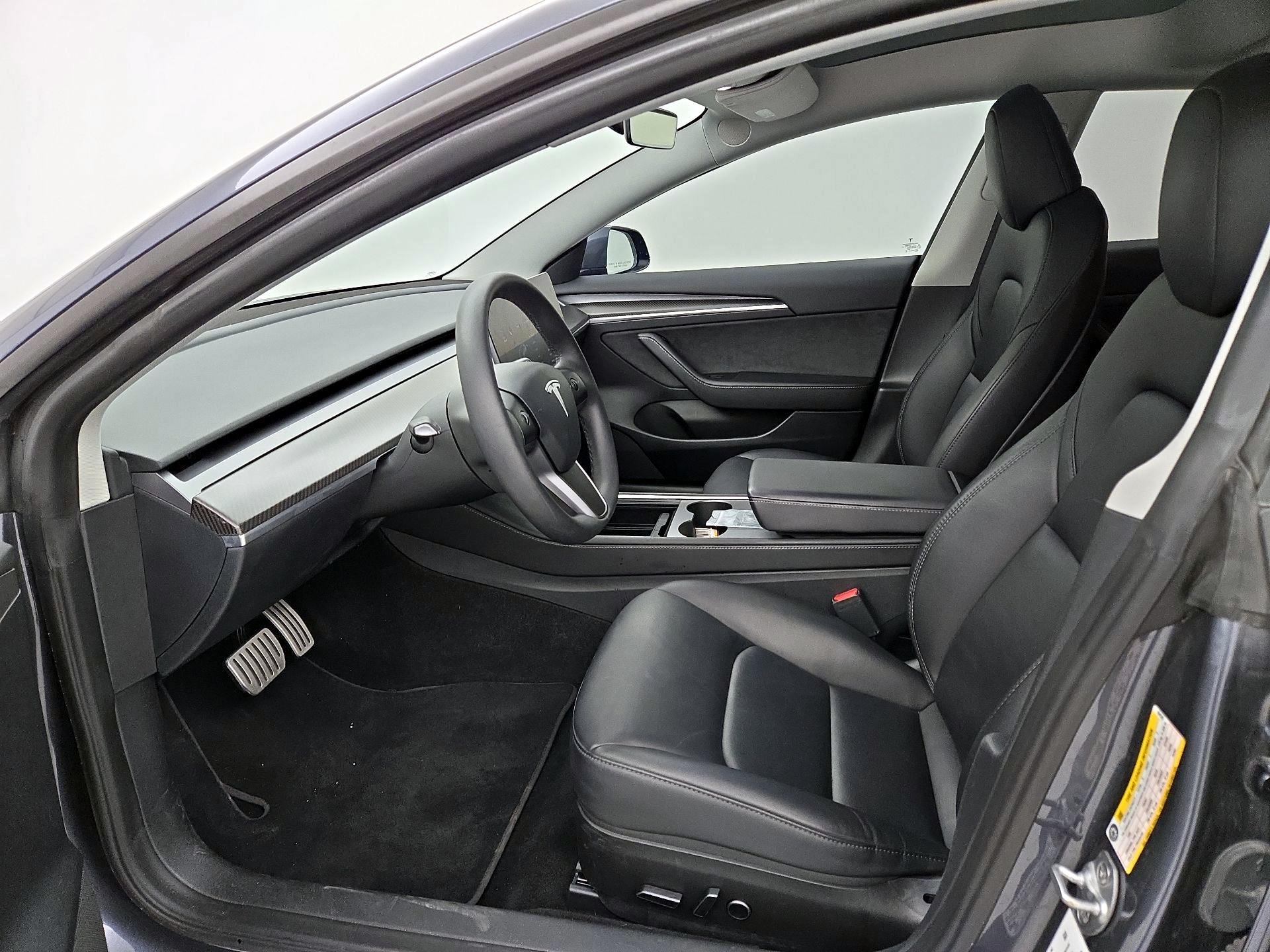 Thumbnail: 2023 Tesla Model 3 - 11