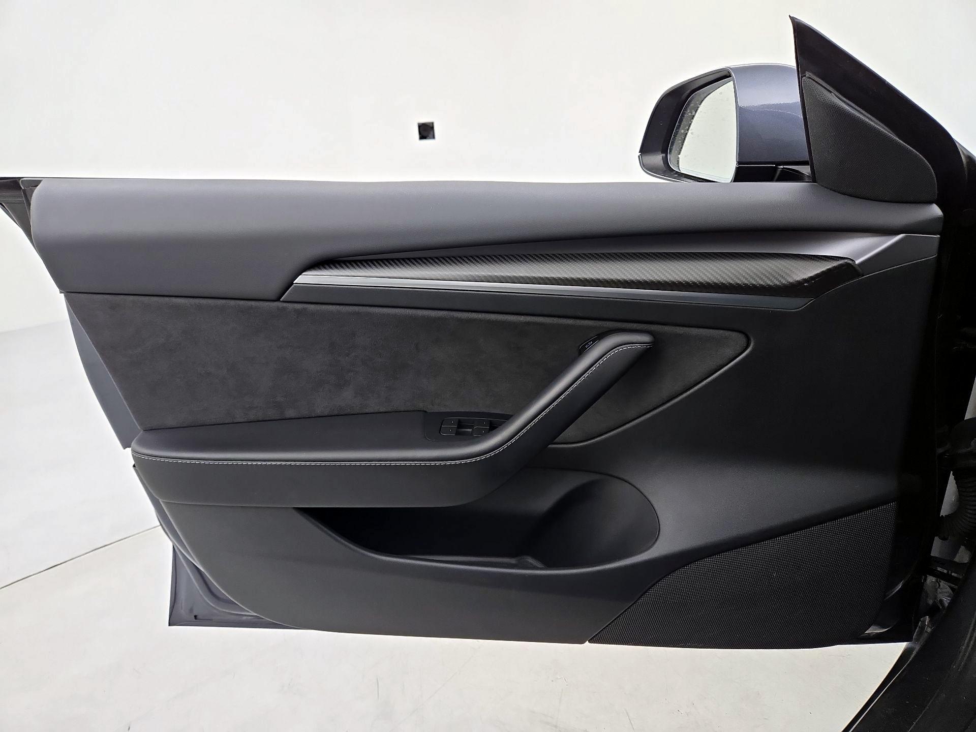 Thumbnail: 2023 Tesla Model 3 - 12