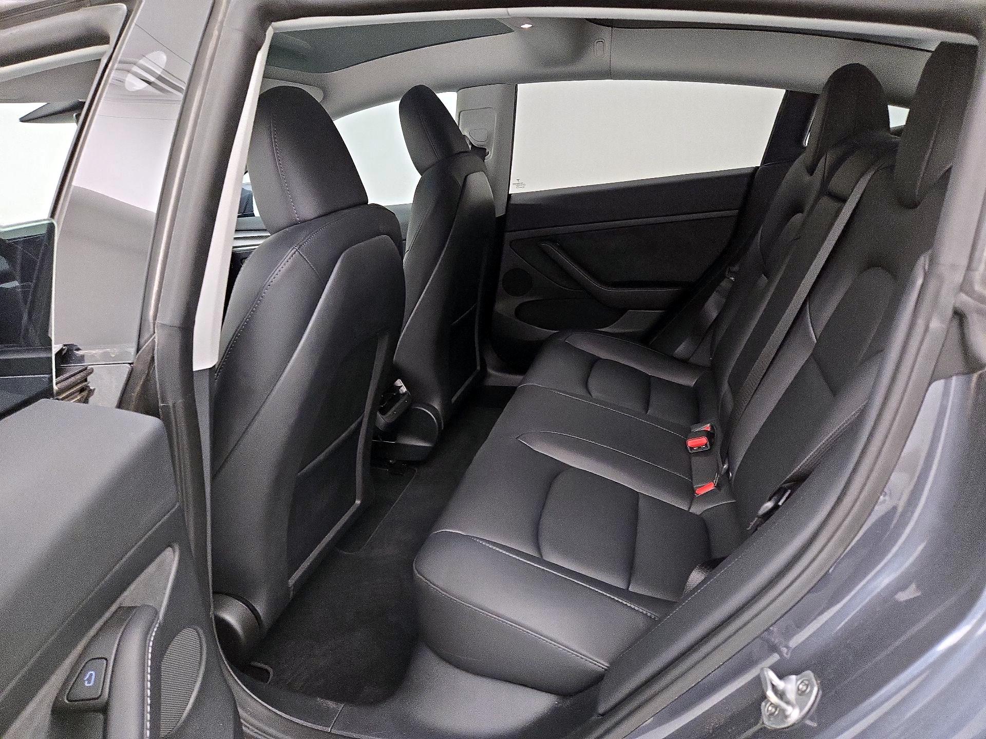 Thumbnail: 2023 Tesla Model 3 - 19