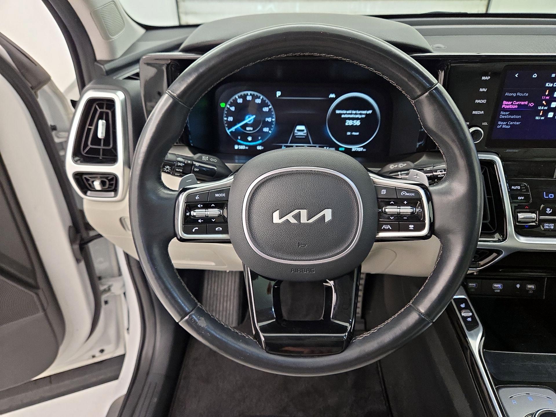 Thumbnail: 2023 Kia Sorento - 10