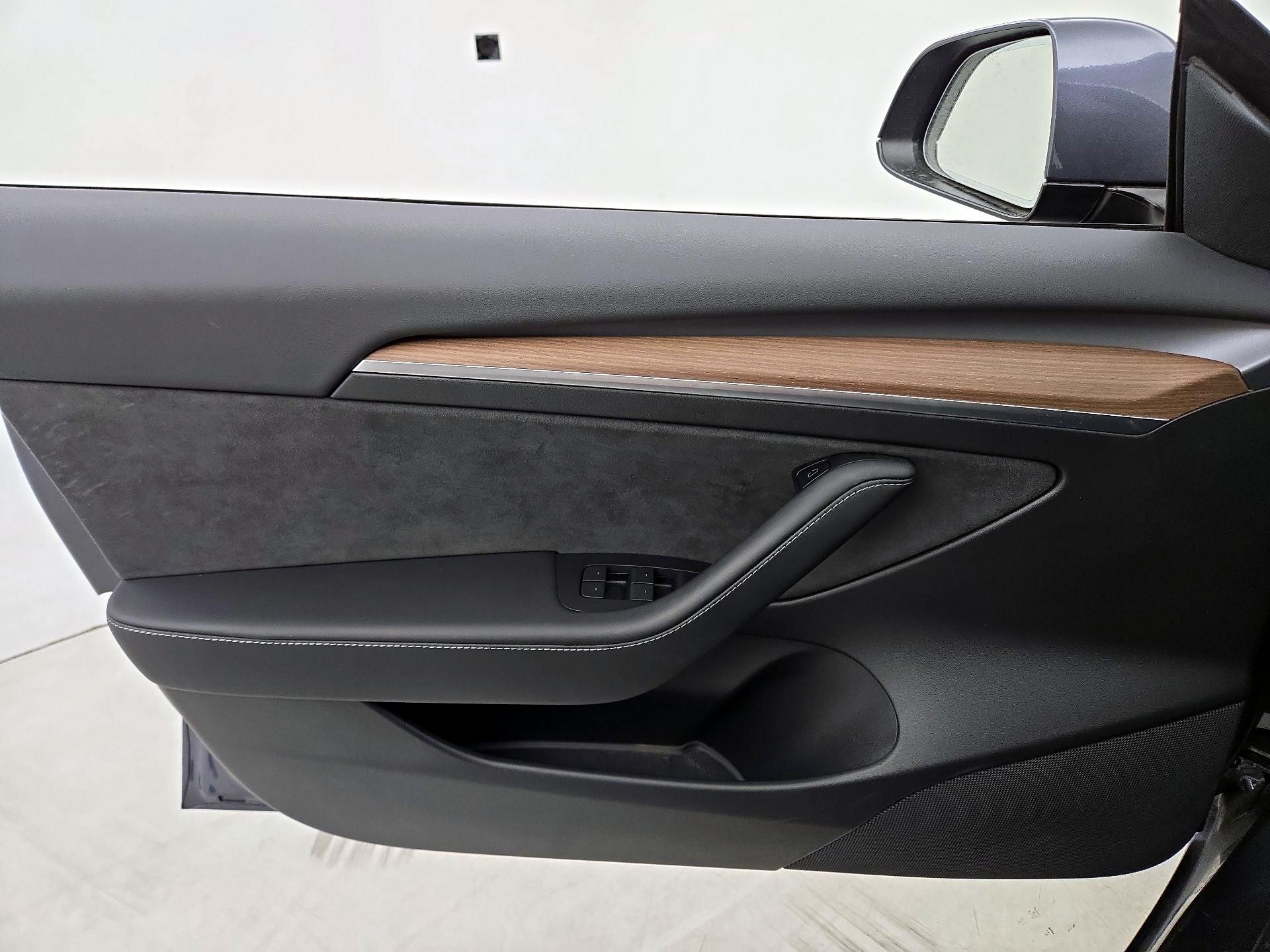 Thumbnail: 2022 Tesla Model 3 - 12