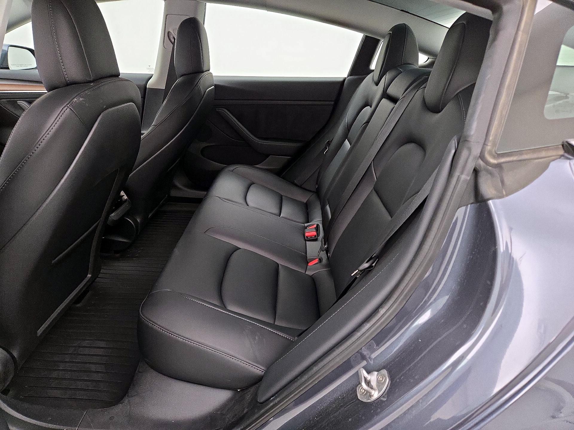 Thumbnail: 2022 Tesla Model 3 - 19