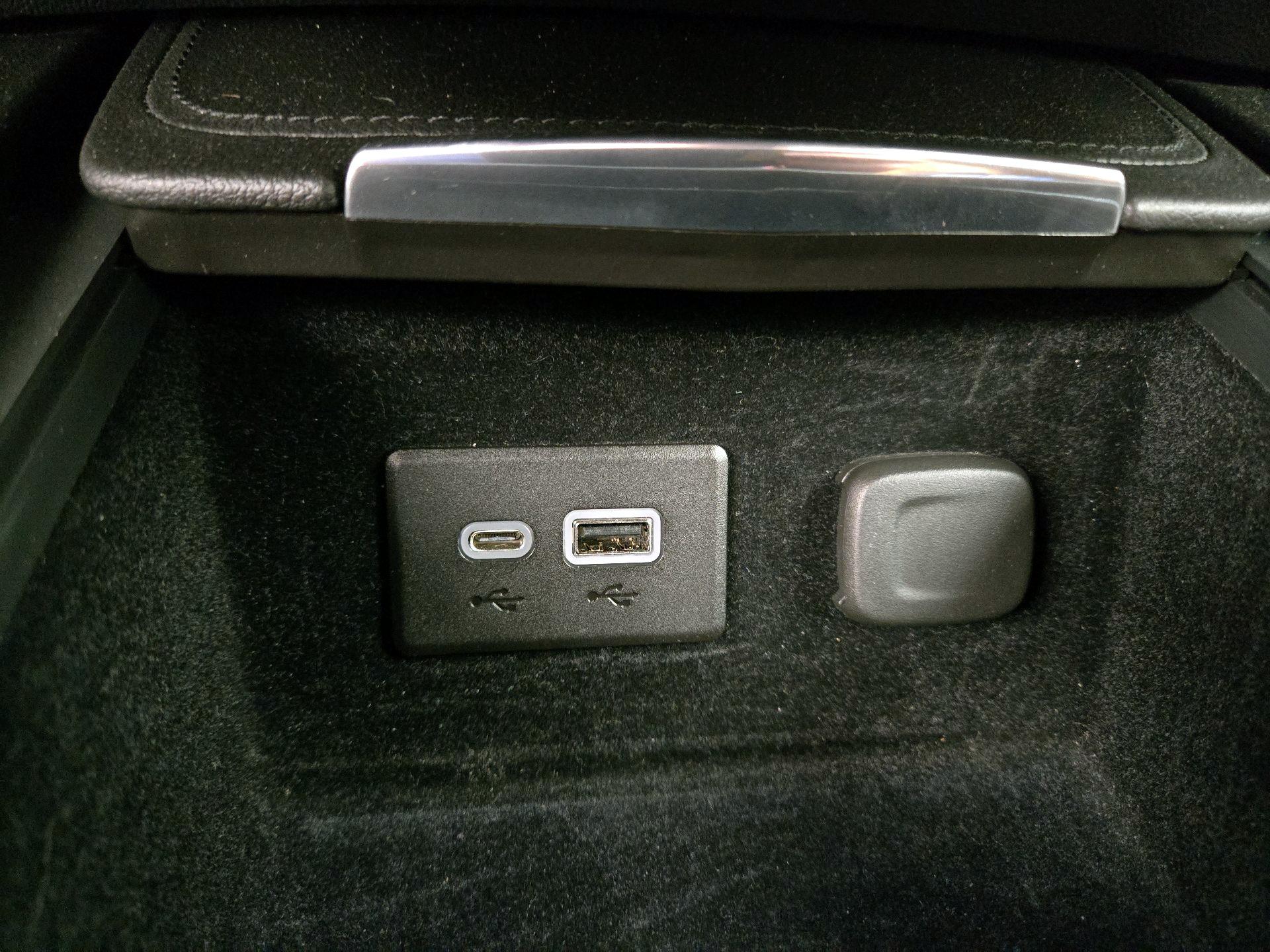 Thumbnail: 2019 Cadillac XT4 - 18