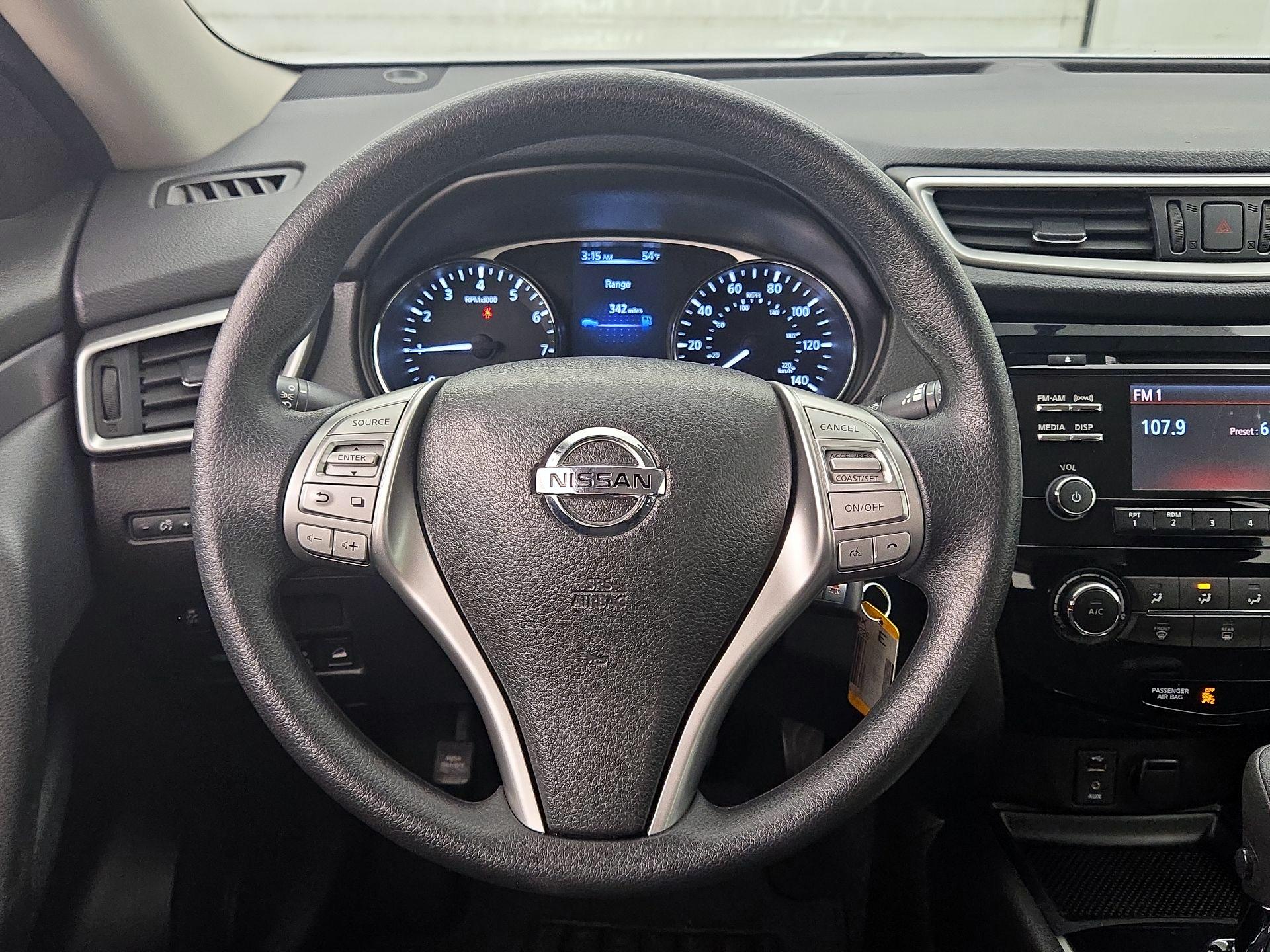 Thumbnail: 2016 Nissan Rogue - 10