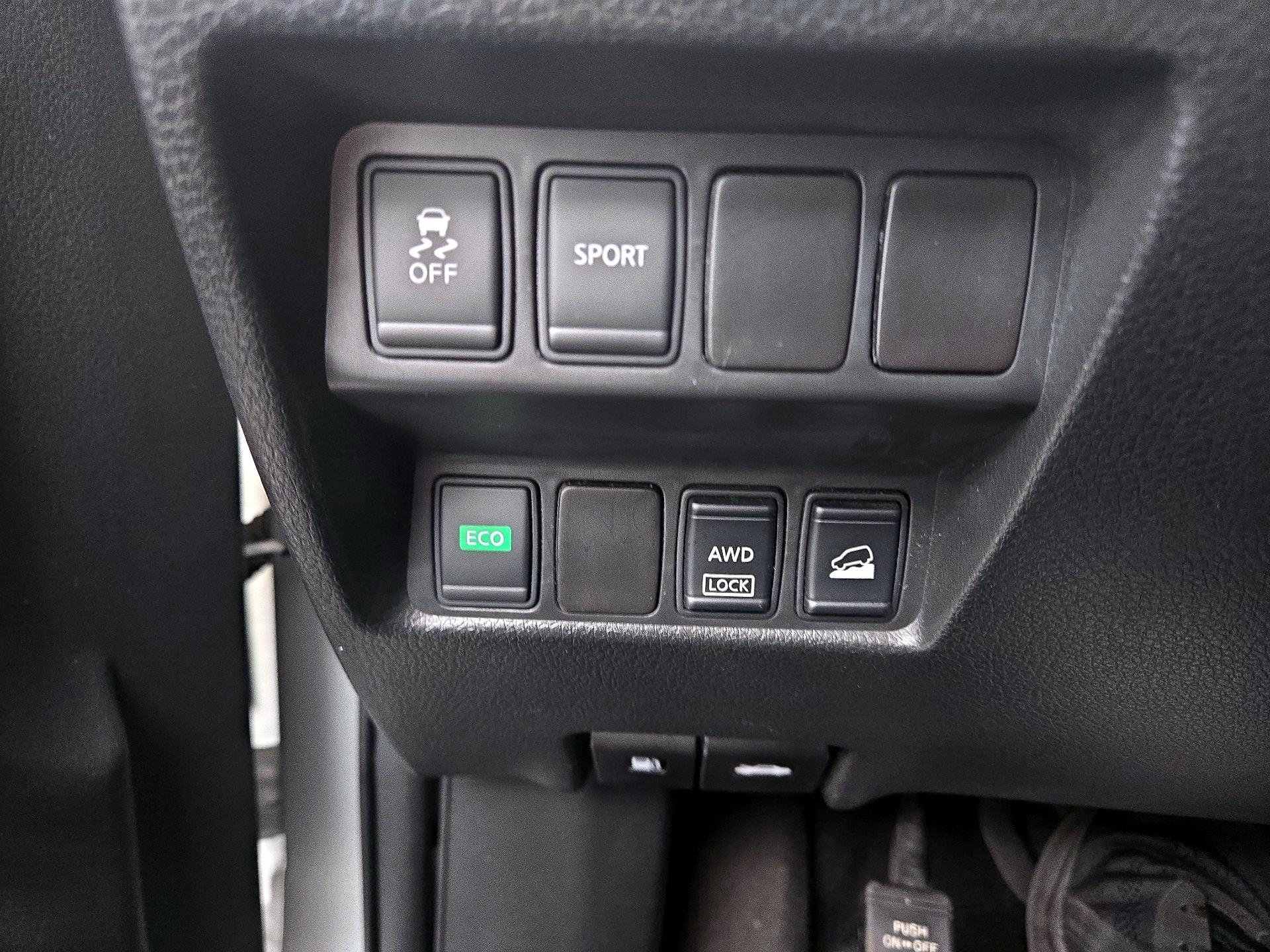 Thumbnail: 2016 Nissan Rogue - 13