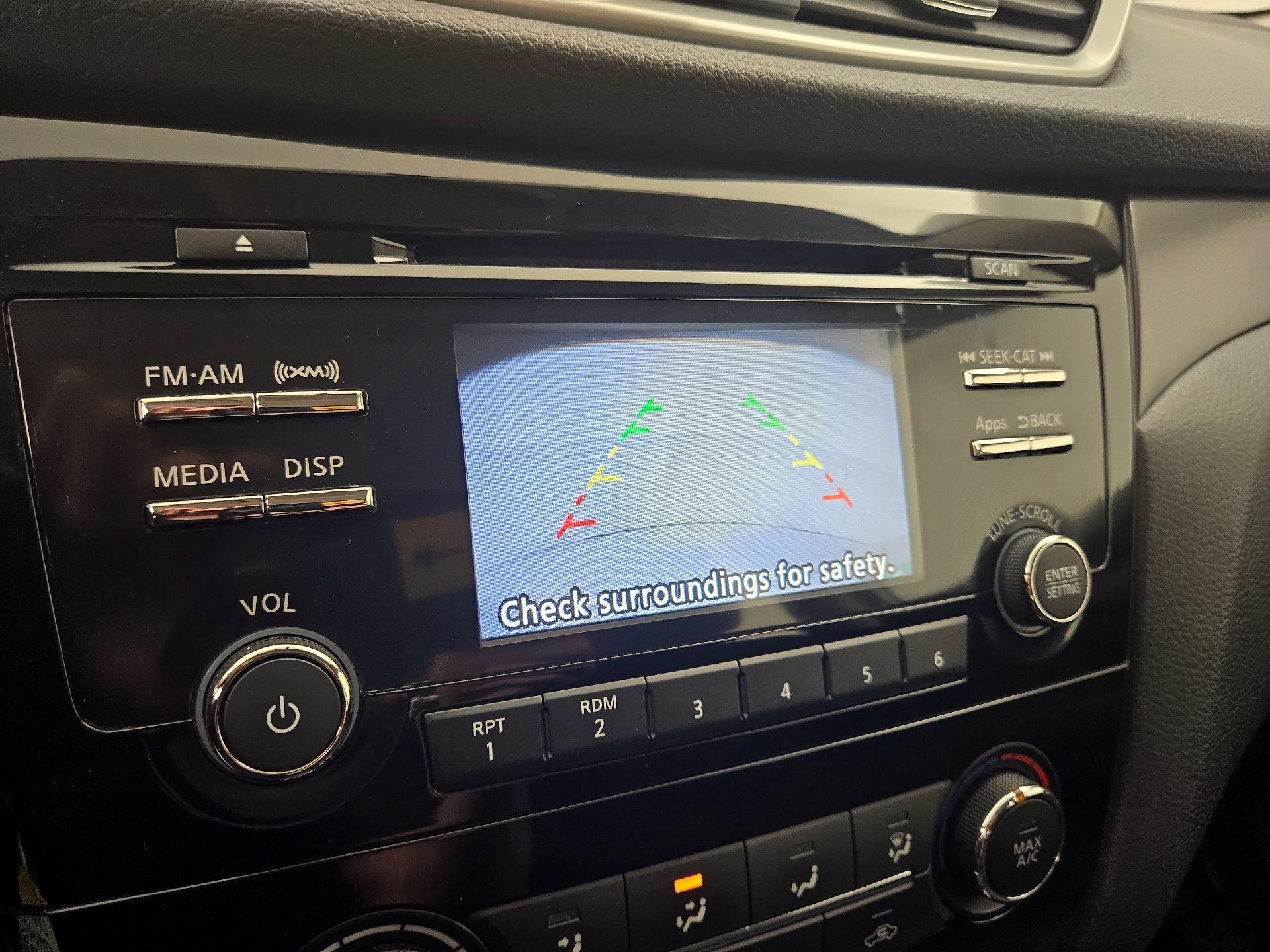 Thumbnail: 2016 Nissan Rogue - 14