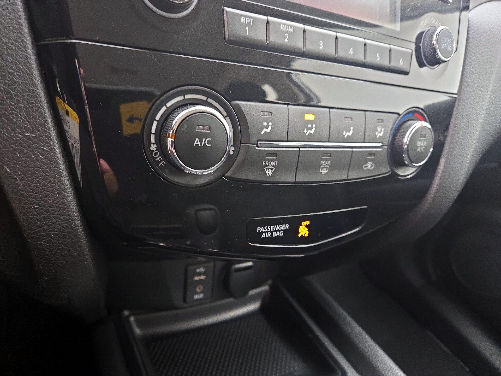 Thumbnail: 2016 Nissan Rogue - 16