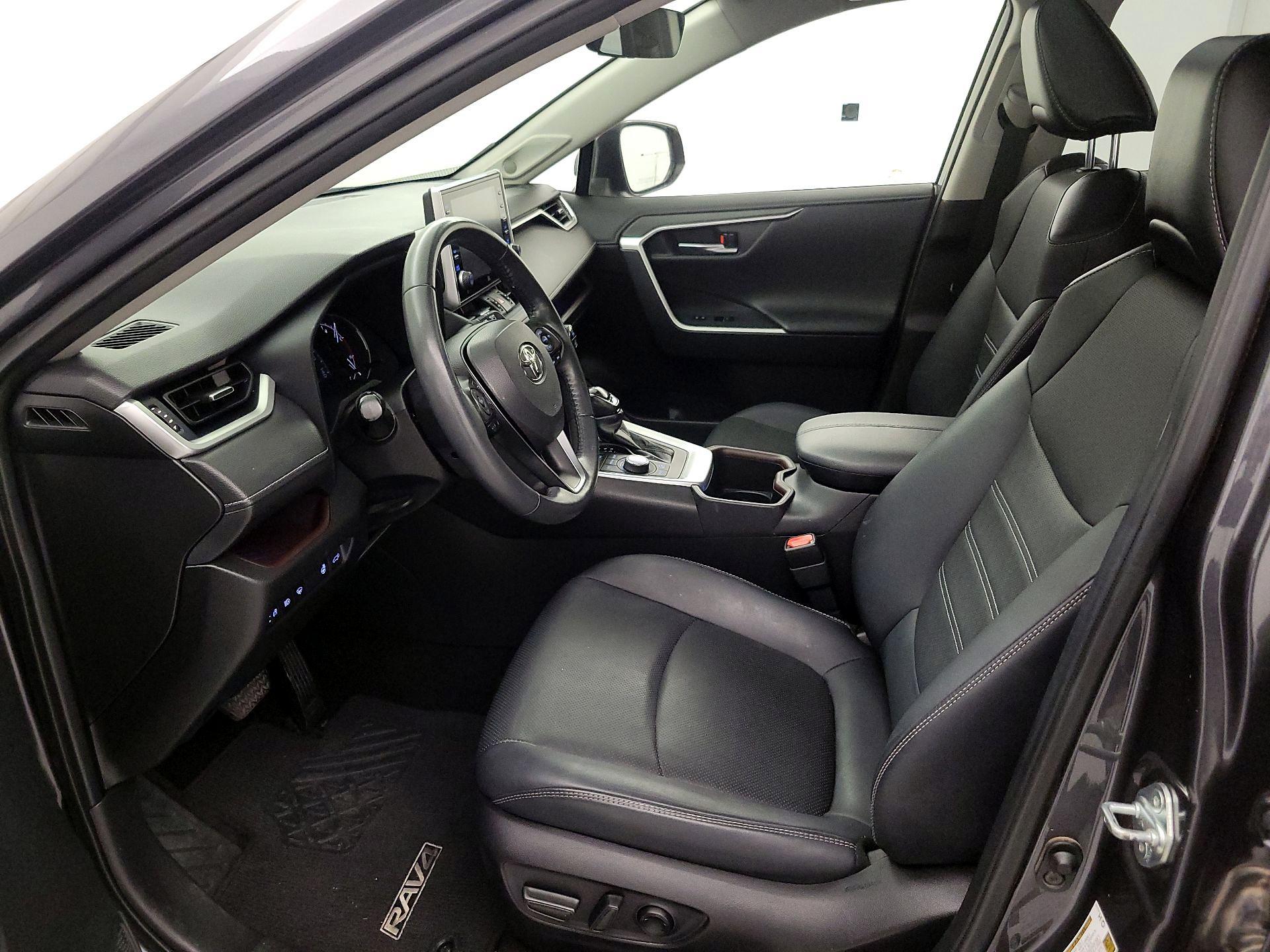 Thumbnail: 2022 Toyota RAV4 - 11