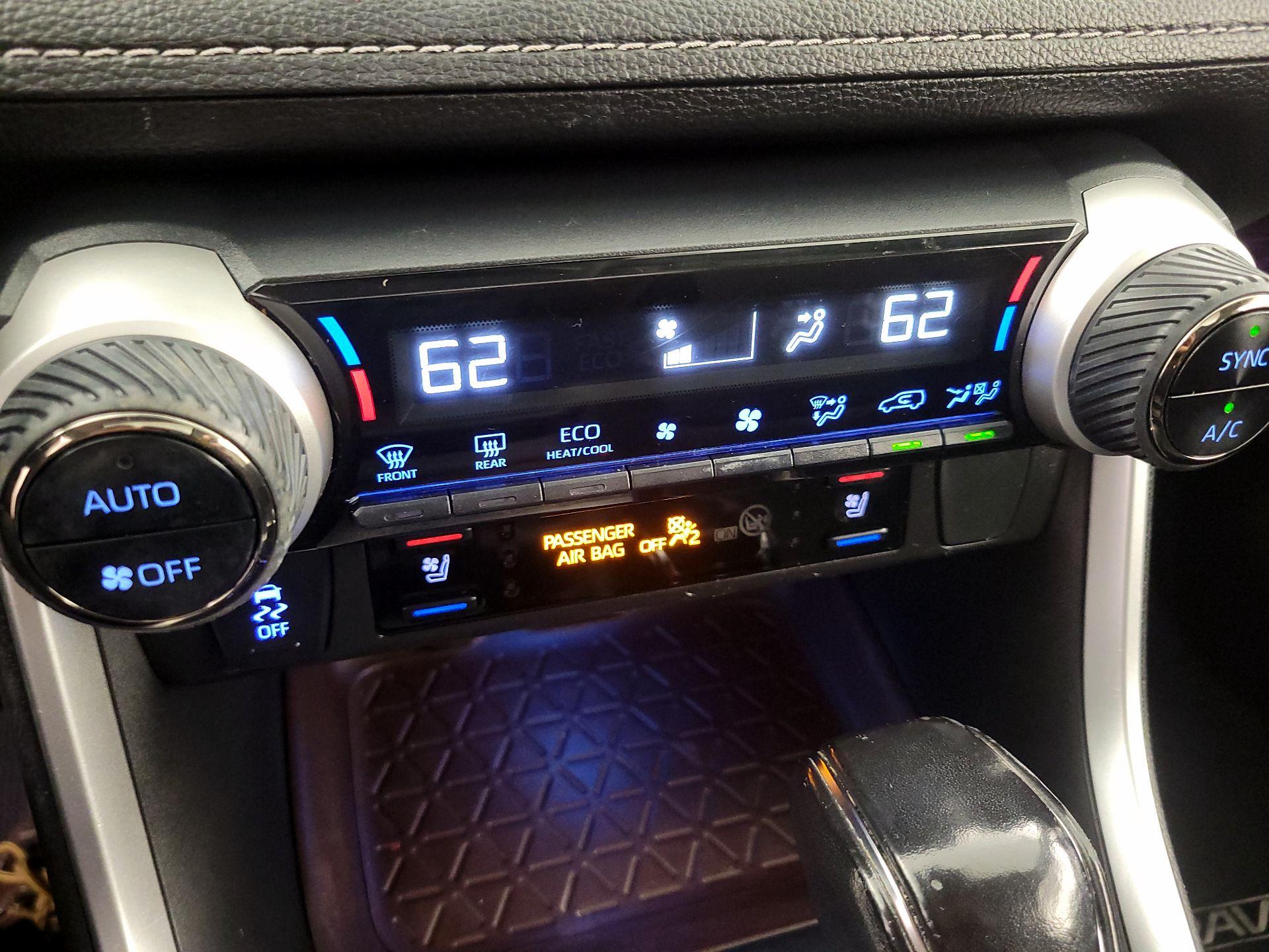 Thumbnail: 2022 Toyota RAV4 - 16