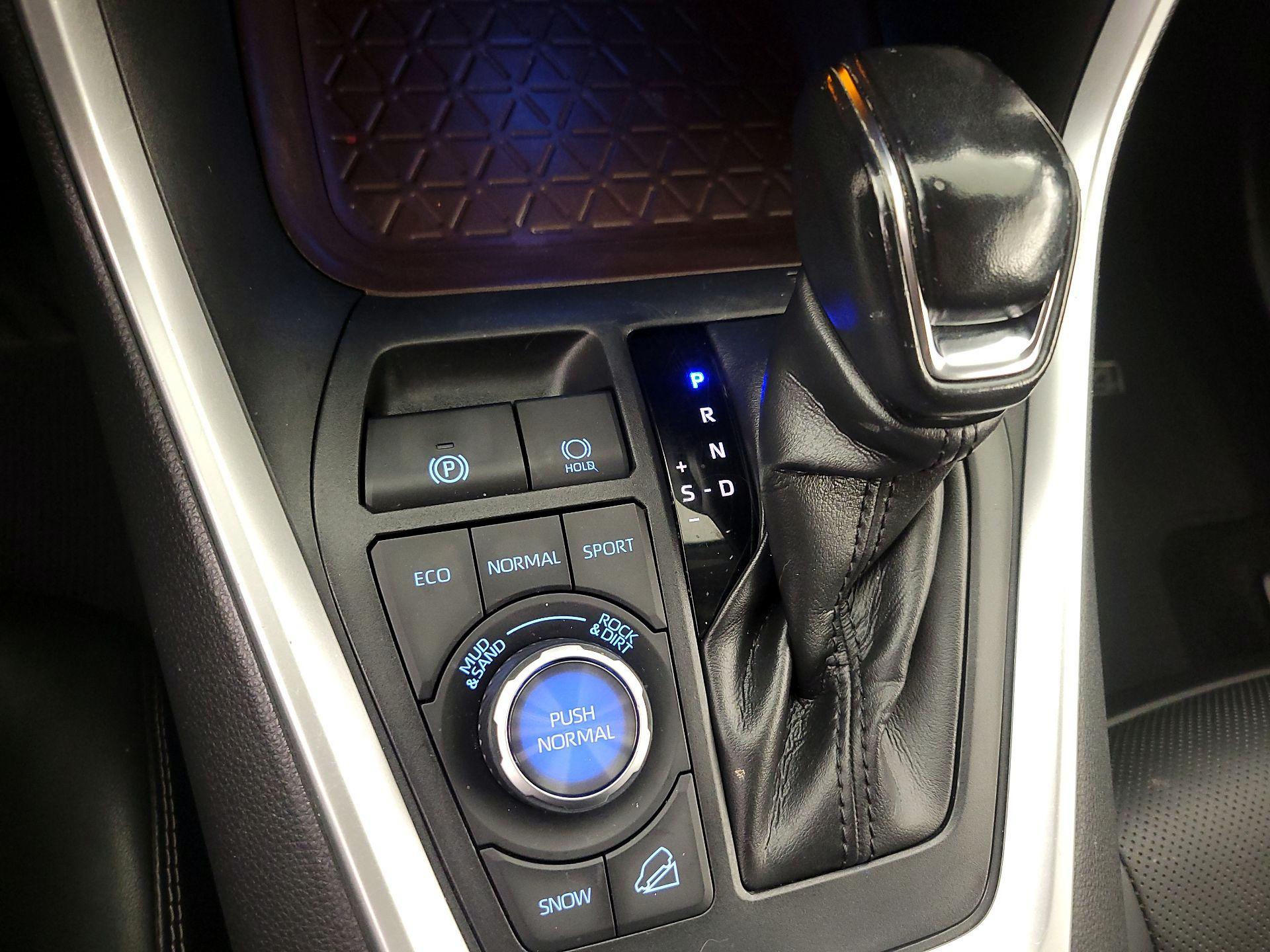 Thumbnail: 2022 Toyota RAV4 - 17