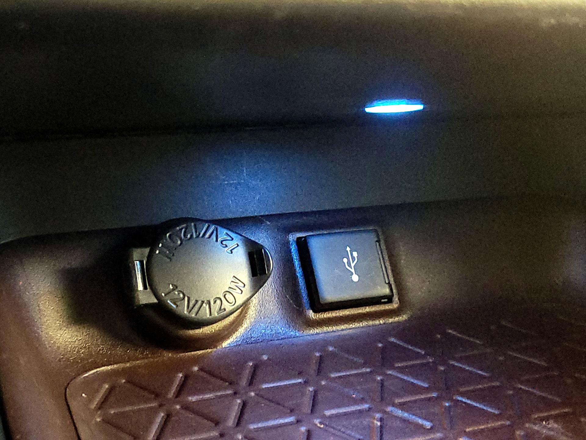 Thumbnail: 2022 Toyota RAV4 - 18