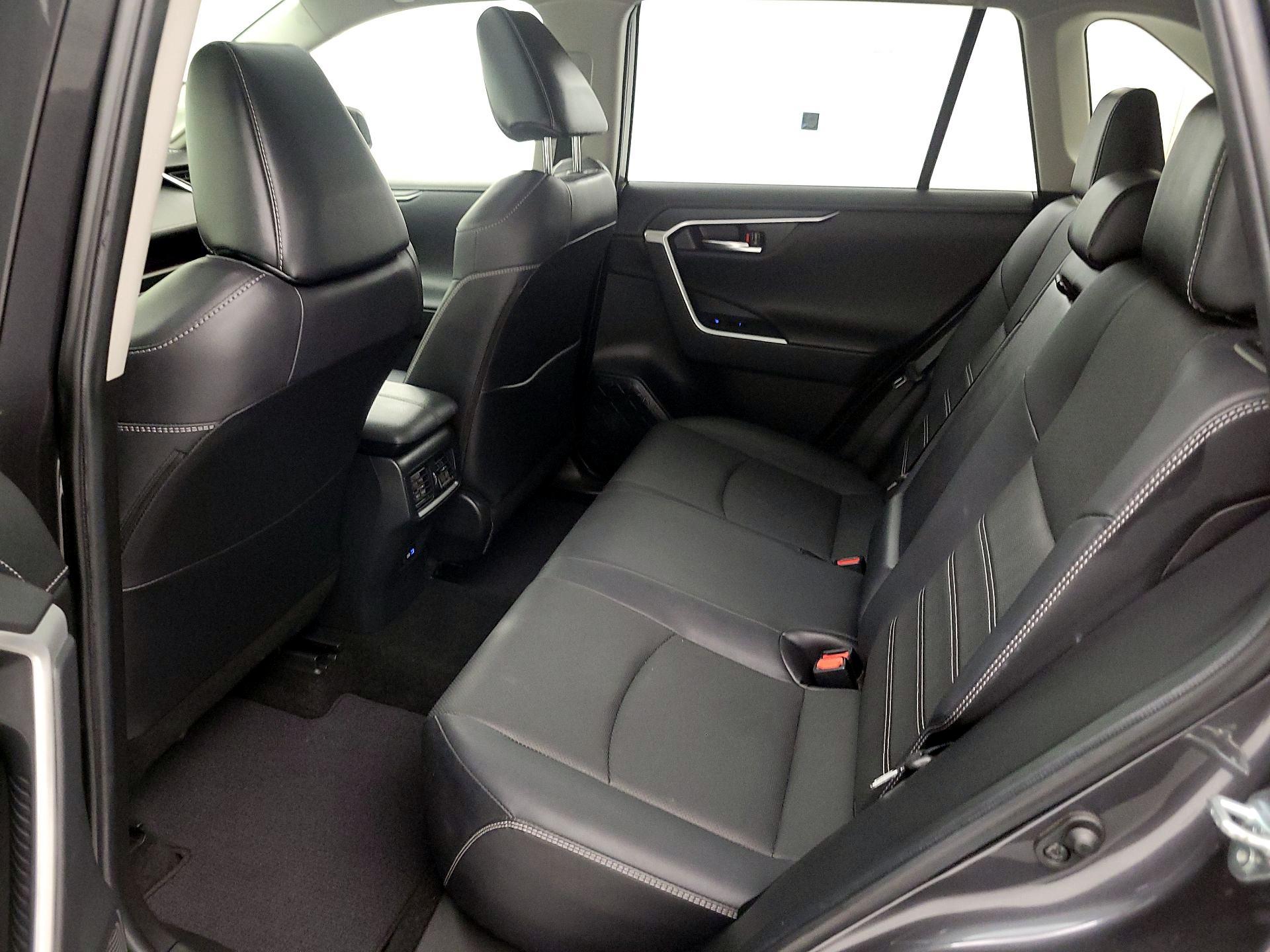 Thumbnail: 2022 Toyota RAV4 - 20