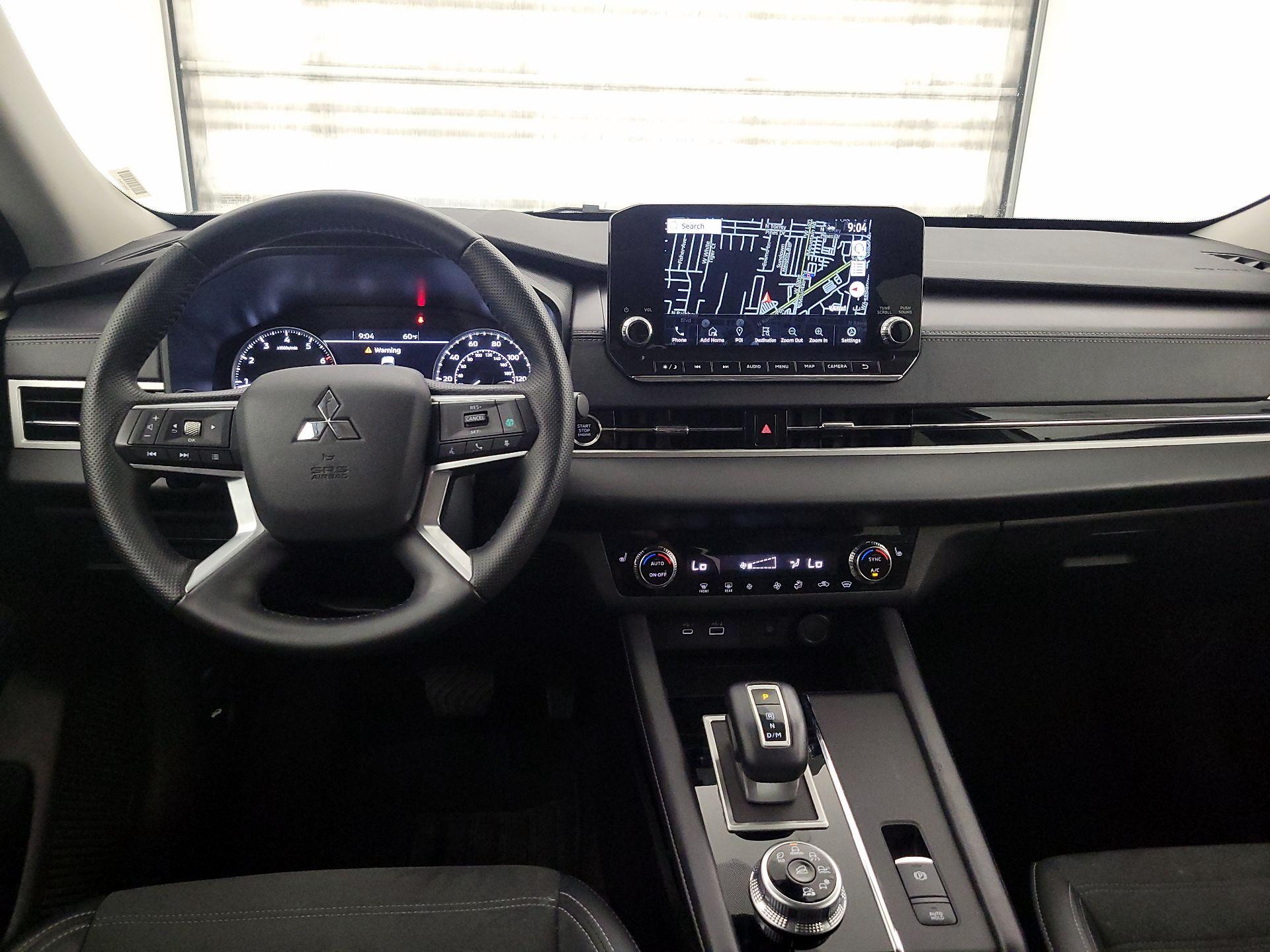 Thumbnail: 2024 Mitsubishi Outlander - 9