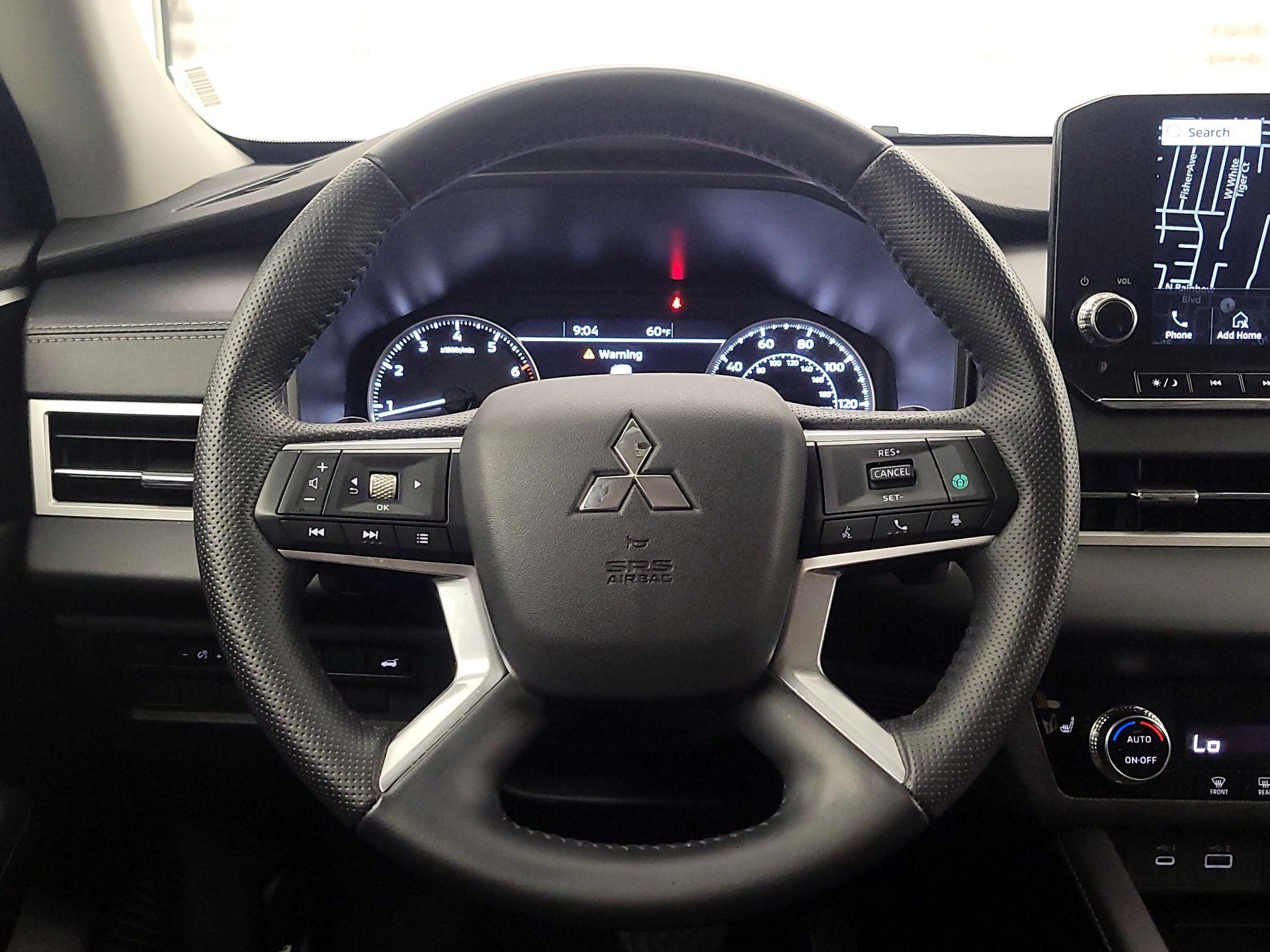 Thumbnail: 2024 Mitsubishi Outlander - 10