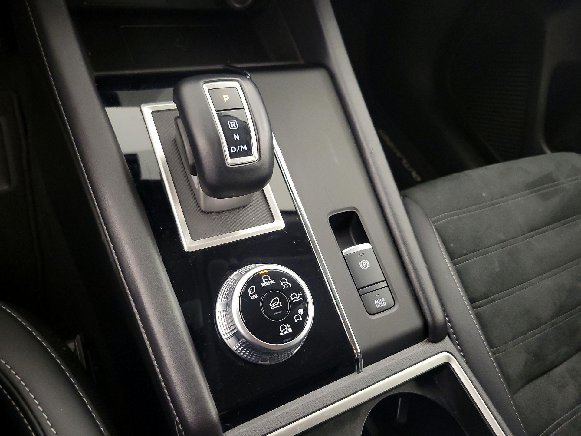 Thumbnail: 2024 Mitsubishi Outlander - 18