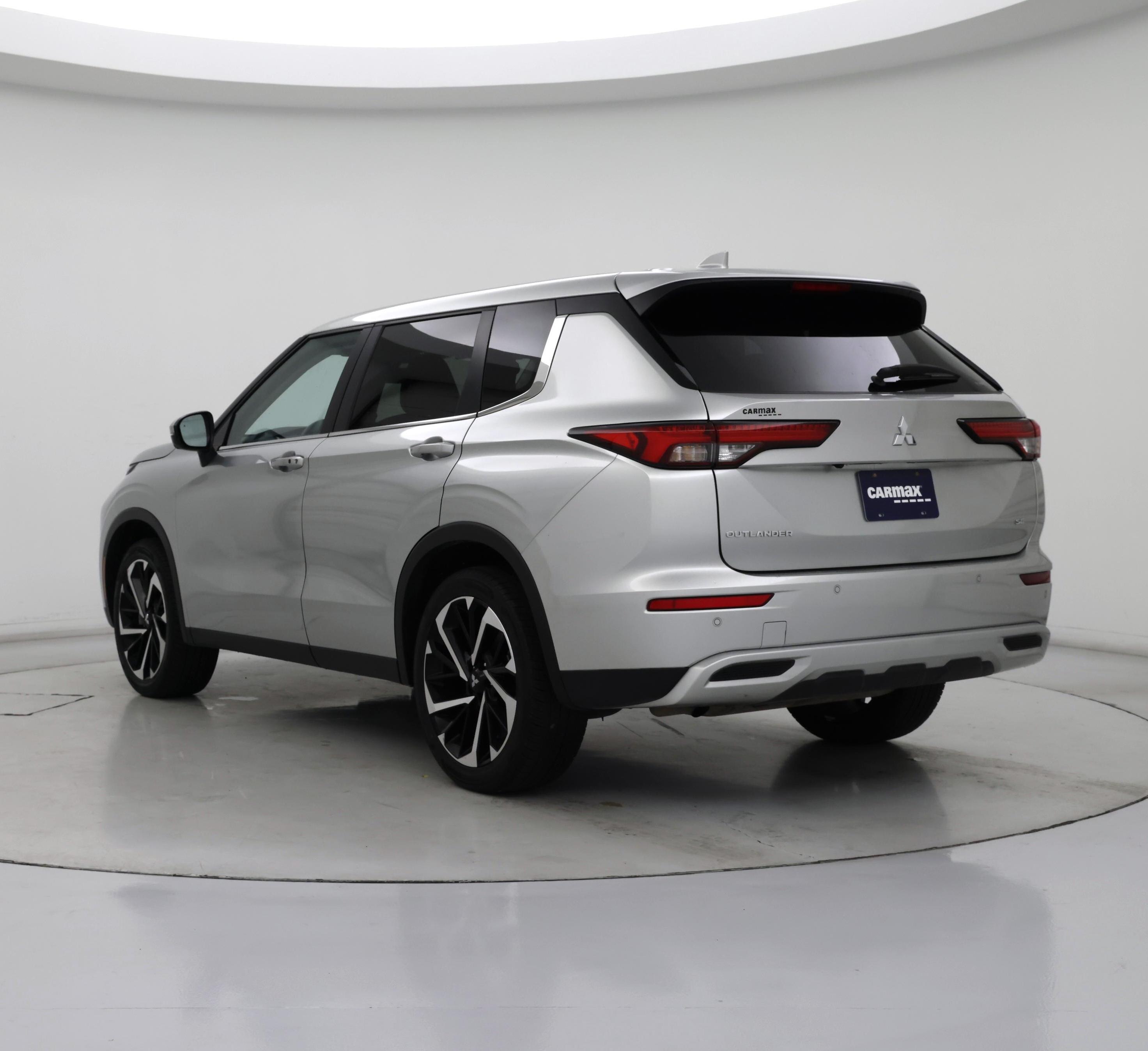 Thumbnail: 2024 Mitsubishi Outlander - 2