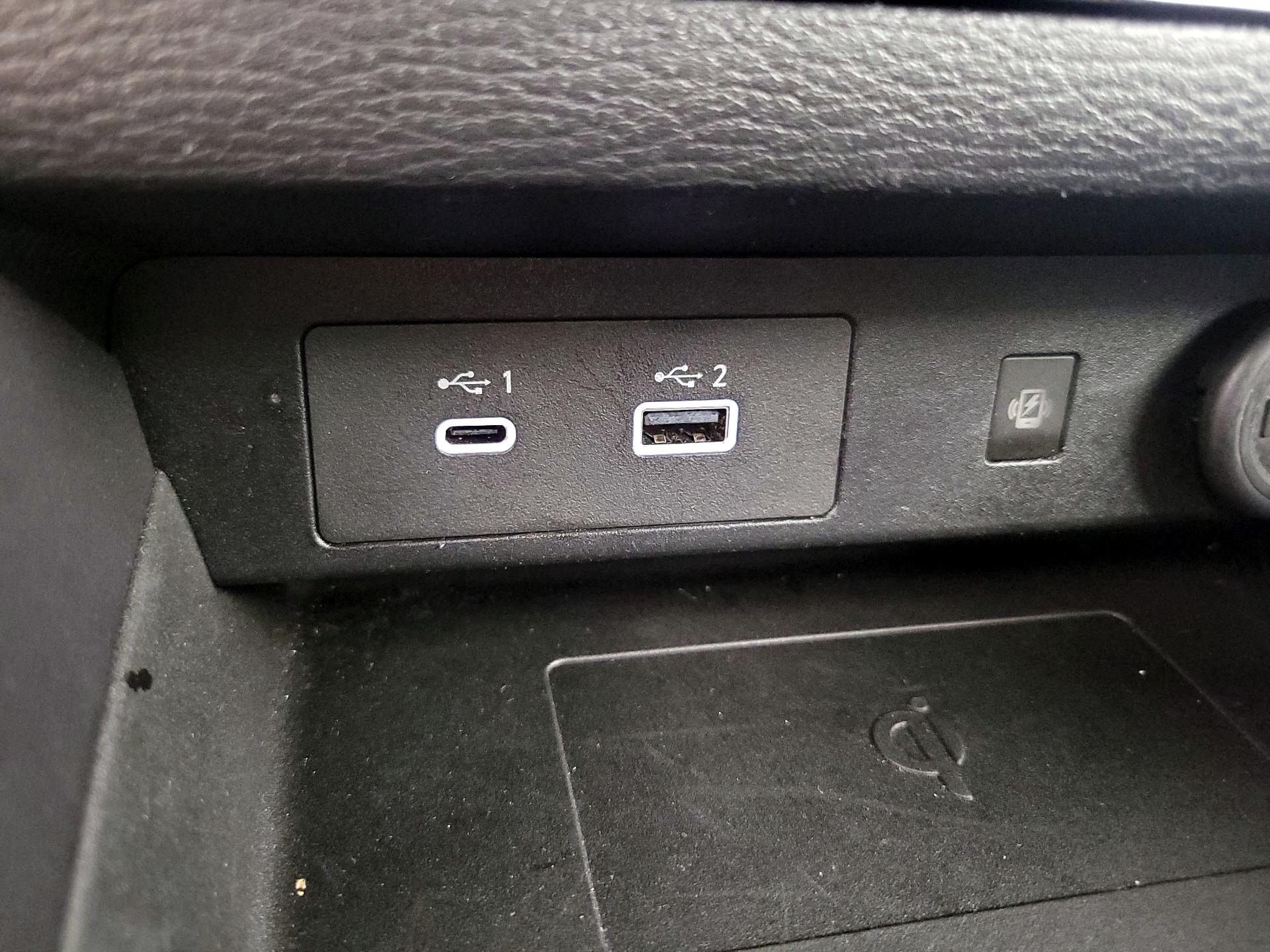 Thumbnail: 2024 Mitsubishi Outlander - 19