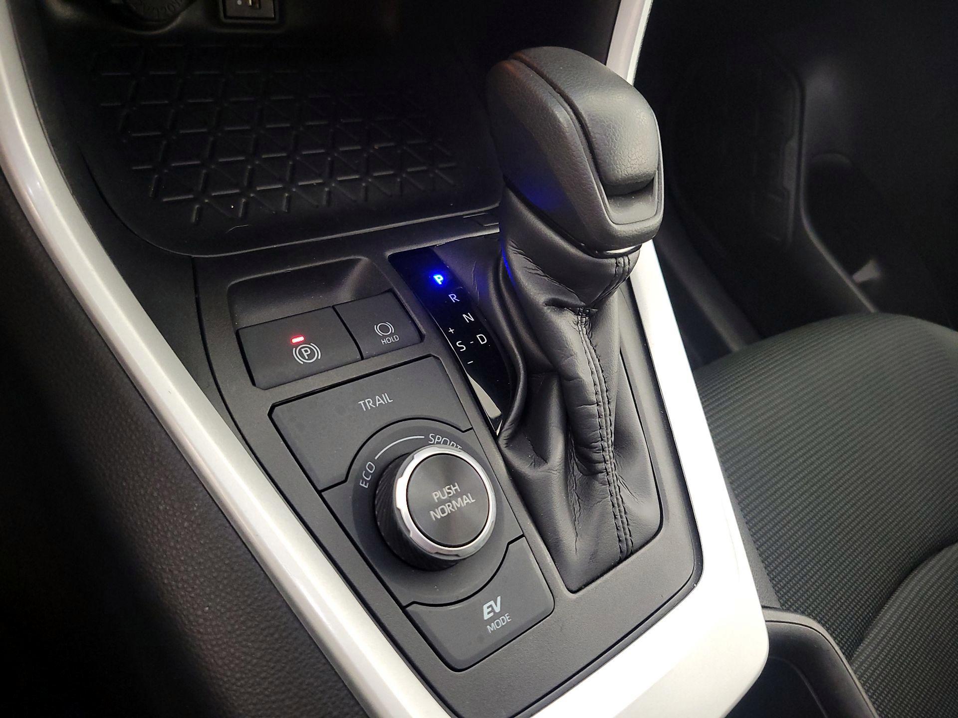 Thumbnail: 2024 Toyota RAV4 - 17