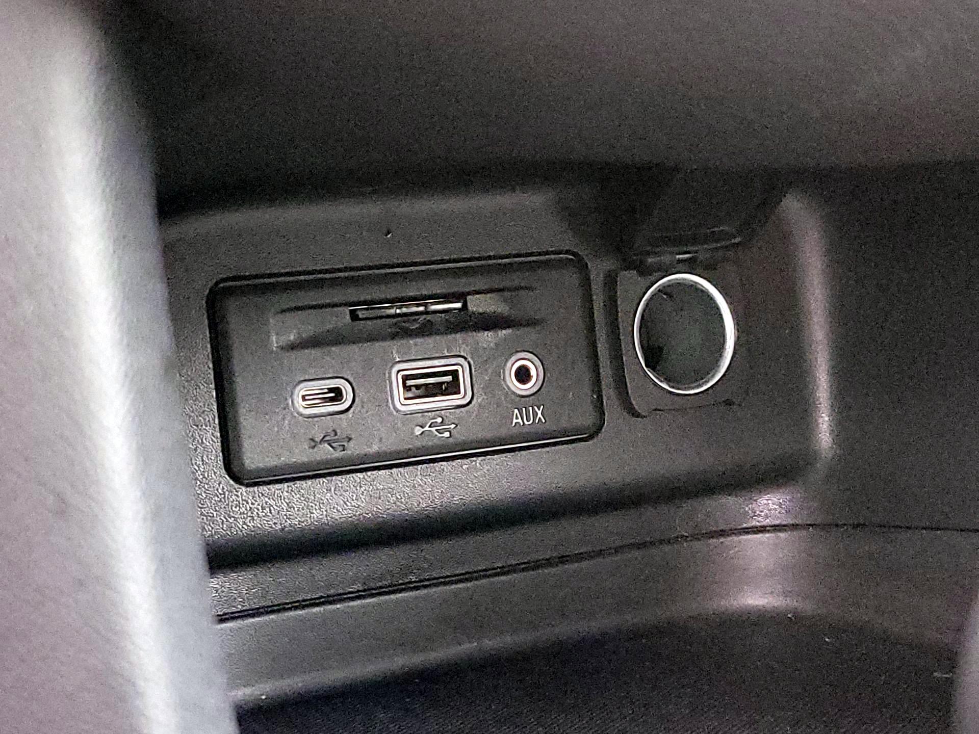 Thumbnail: 2022 Chevrolet Equinox - 18