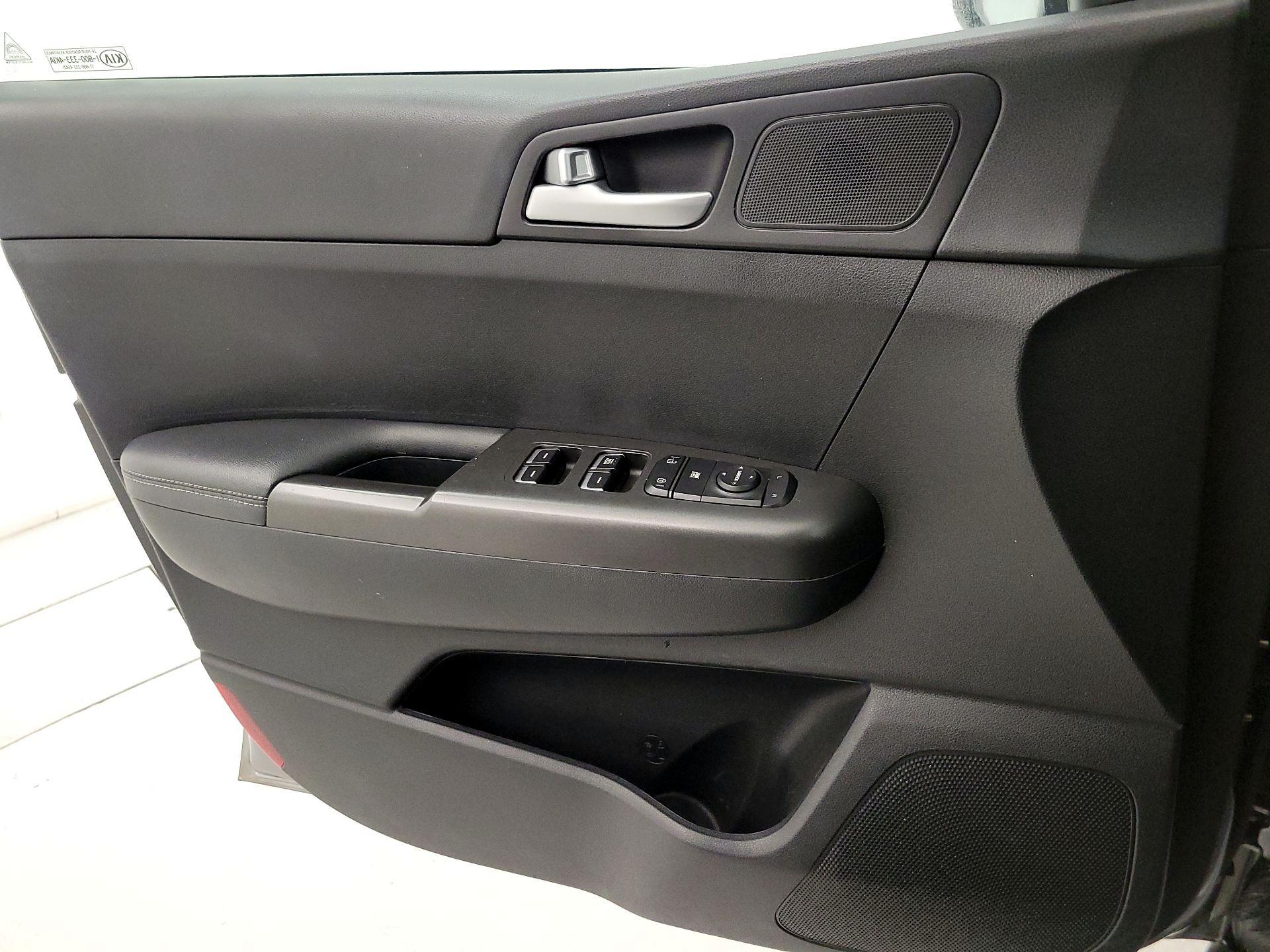 Thumbnail: 2021 Kia Sportage - 12