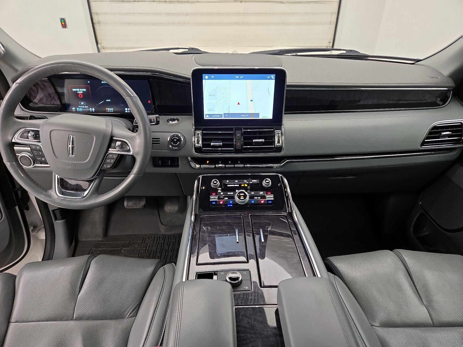 Thumbnail: 2018 Lincoln Navigator - 9