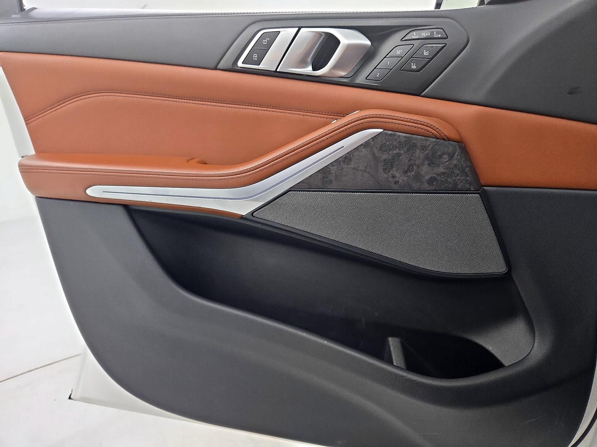 Thumbnail: 2023 BMW X7 - 12