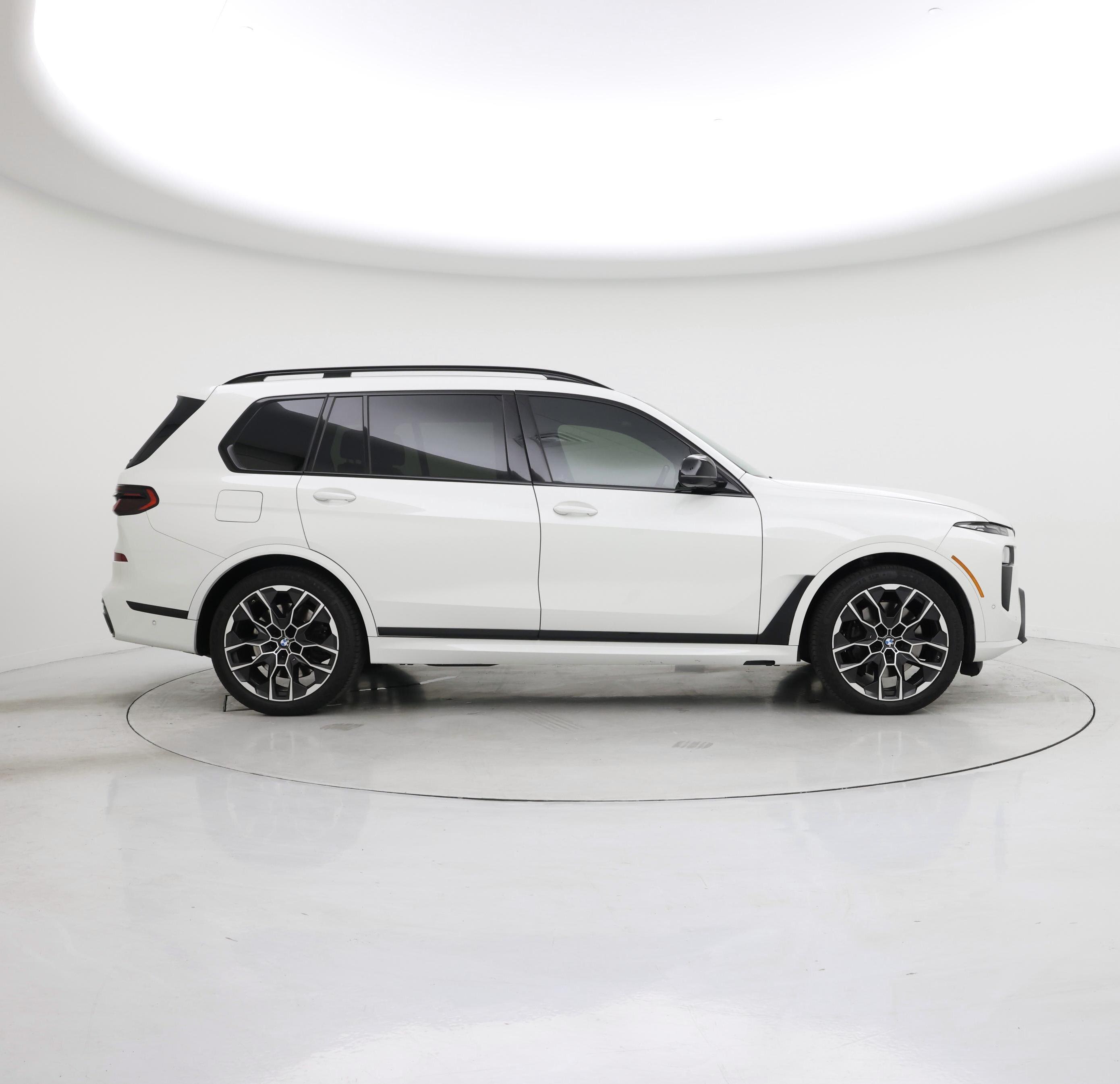 Thumbnail: 2023 BMW X7 - 7