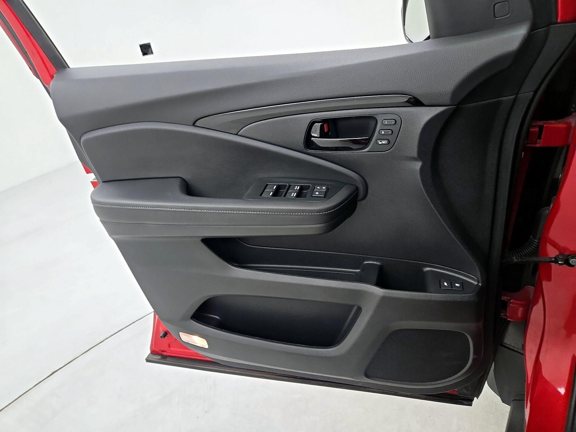 Thumbnail: 2023 Honda Passport - 12